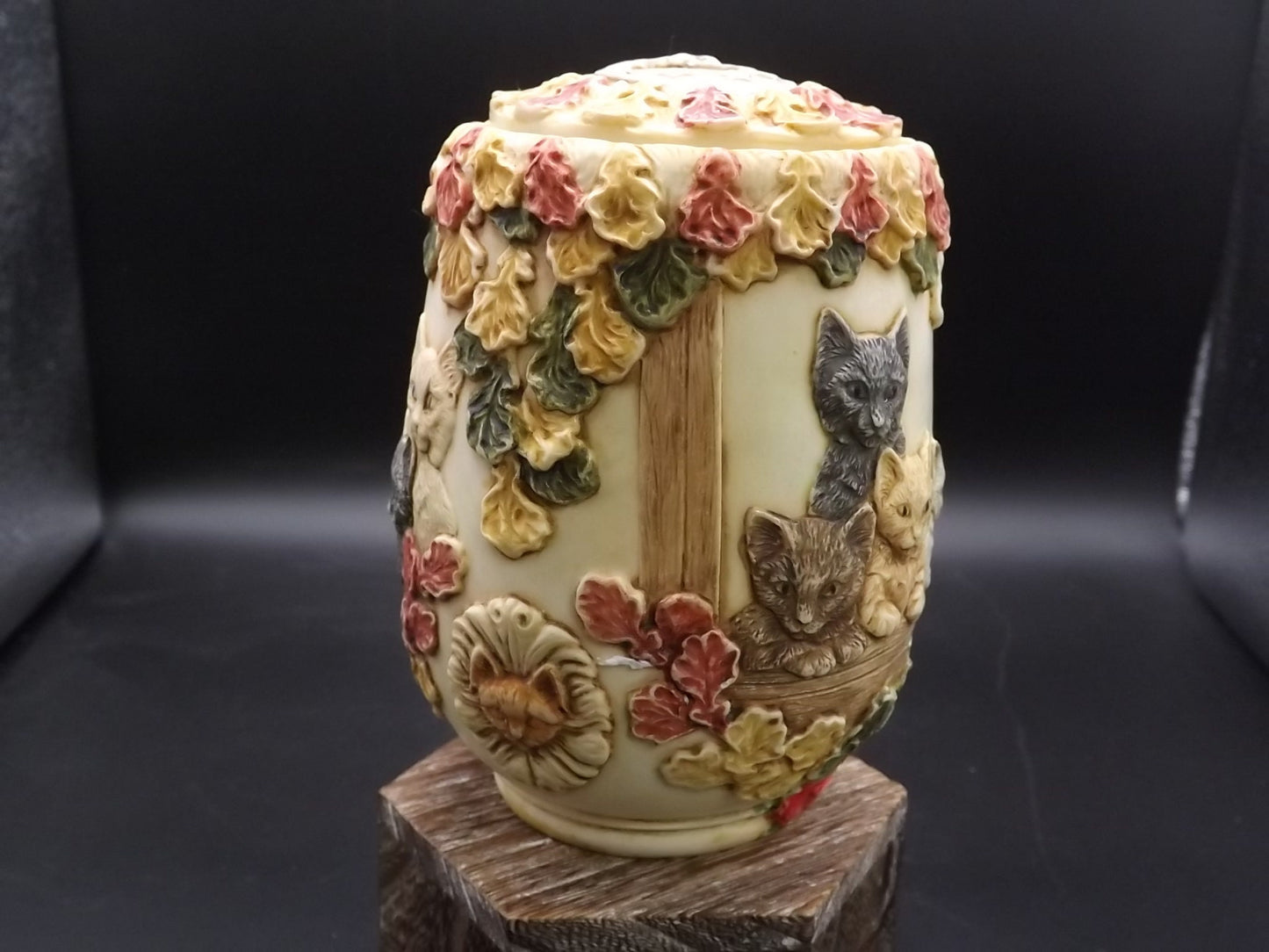 Vintage Harmony Ball Kingdom "Autumn Enchantment" Cats Jest Figurine JALRCA12 with original box. Excellent condition.