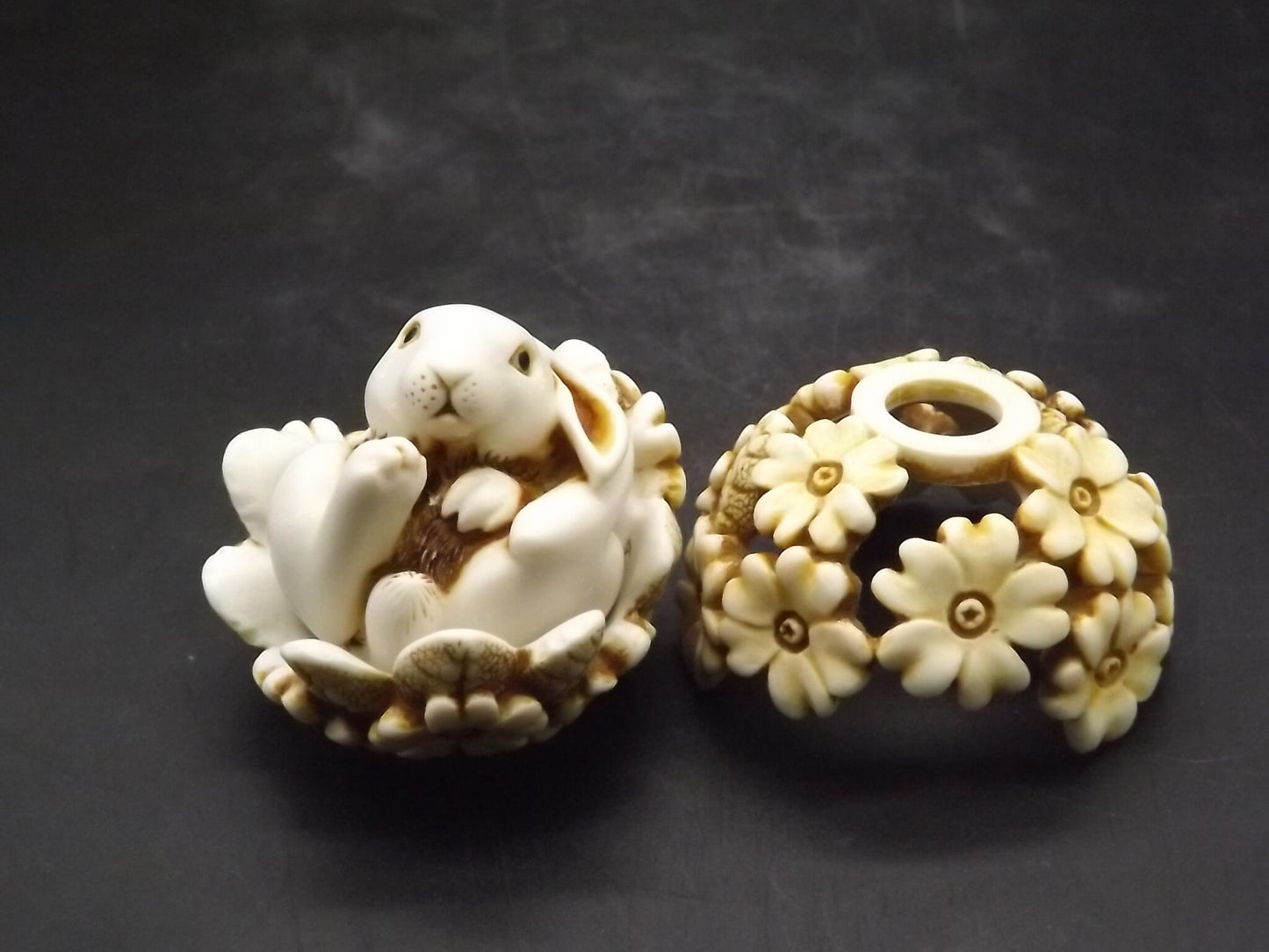 Adam Binder Eden series Yellow "Spring Forth". Rabbit hiding in some flowers. Excellent shape only 800 made in yellow!