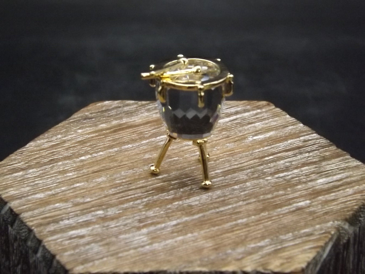 Vintage Swarovski Crystal Memories "Kettle Drum" Figurine. Excellent Condition with original box.