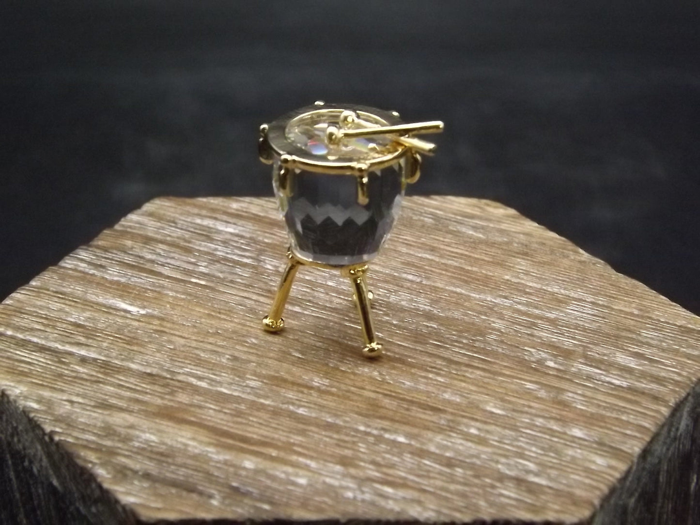 Vintage Swarovski Crystal Memories "Kettle Drum" Figurine. Excellent Condition with original box.