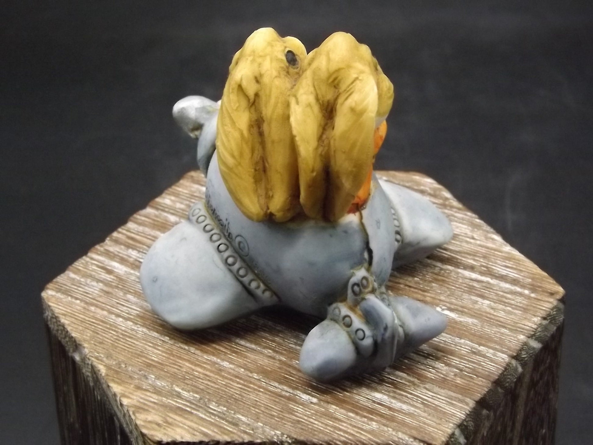 Vintage Artefice Ottanta Rabbit Couple Figurine: Hand-Painted Airplane, 1982 Italy