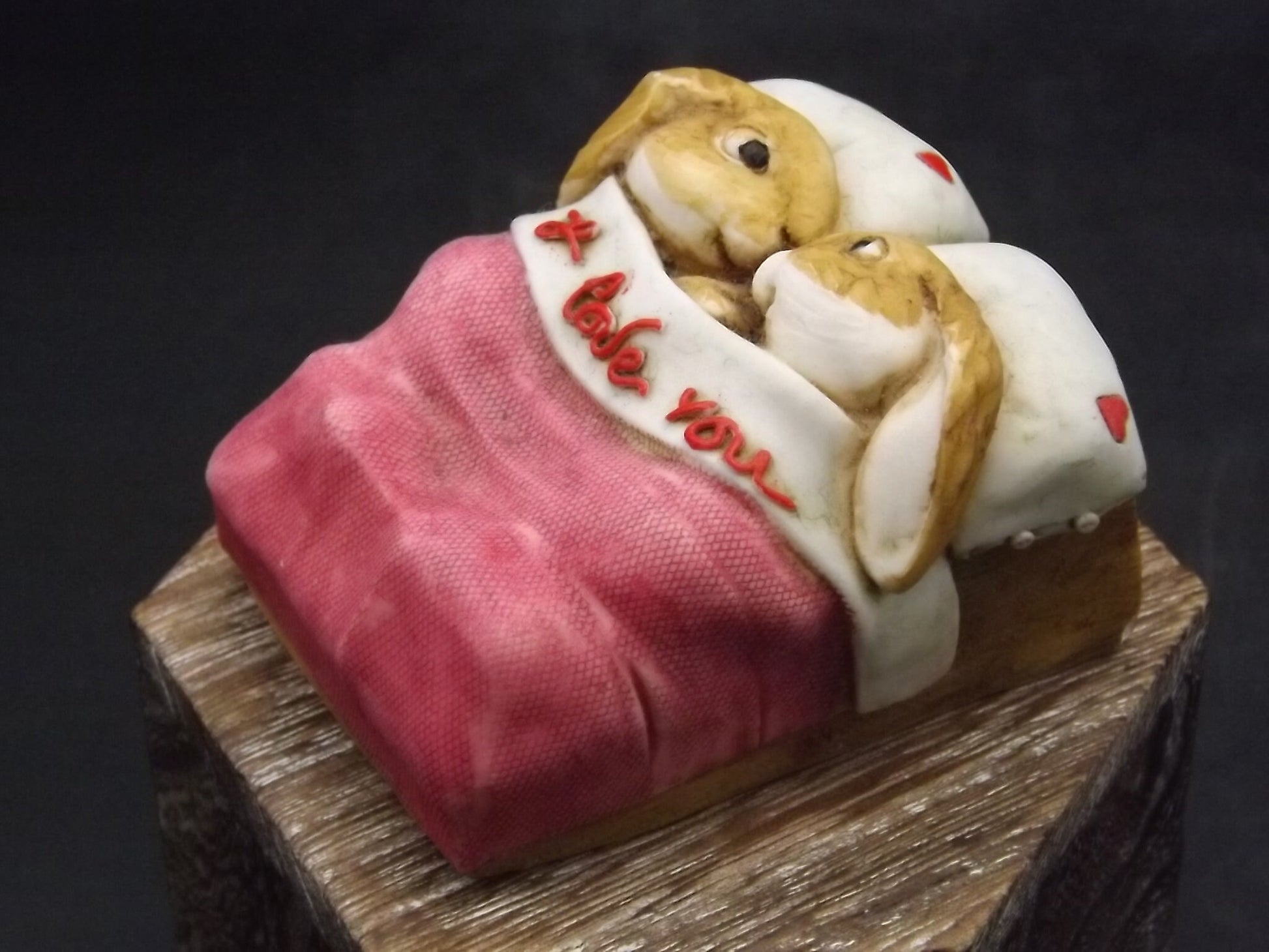 Vintage 1982 Artefice Ottanta Rabbit Couple Figurine: Made in Italy