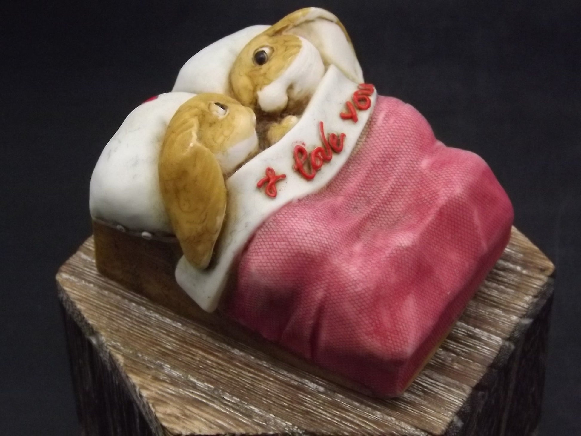 Vintage 1982 Artefice Ottanta Rabbit Couple Figurine: Made in Italy