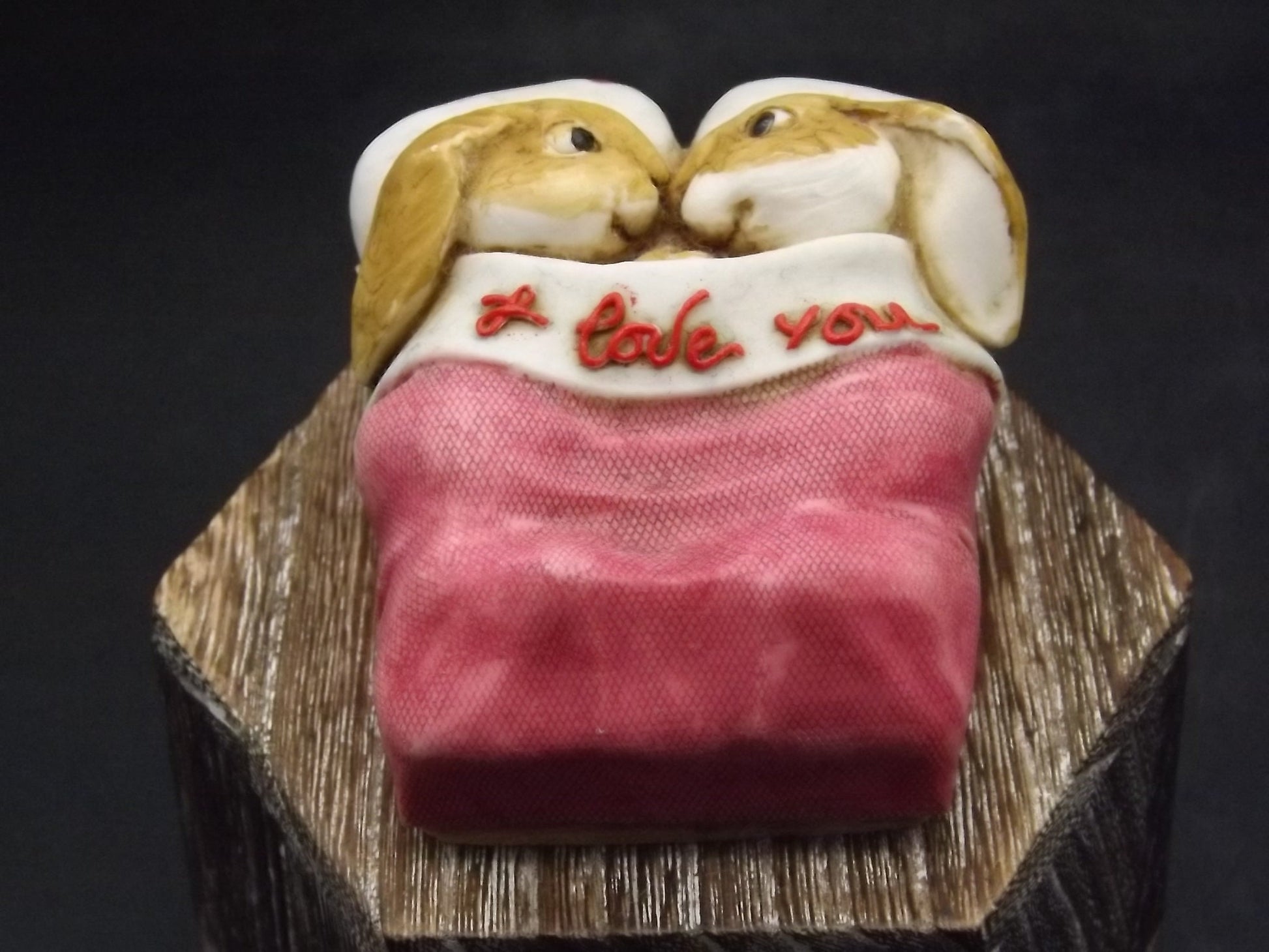 Vintage 1982 Artefice Ottanta Rabbit Couple Figurine: Made in Italy