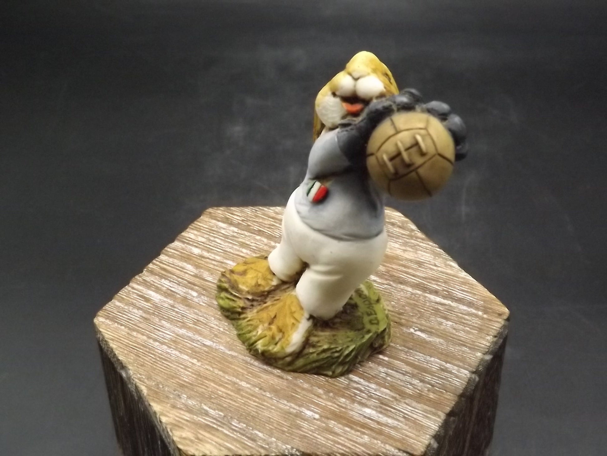 Vintage 1982 Artefice Ottanta Goalie Rabbit Figurine: Hand-Painted Soccer Collectible