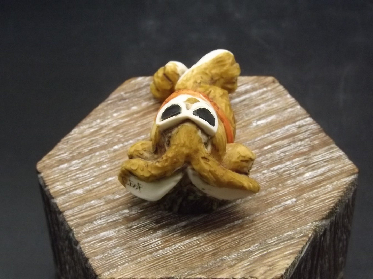 Vintage Artefice Ottanta Beach Rabbit Figurine, Hand-Painted 1982