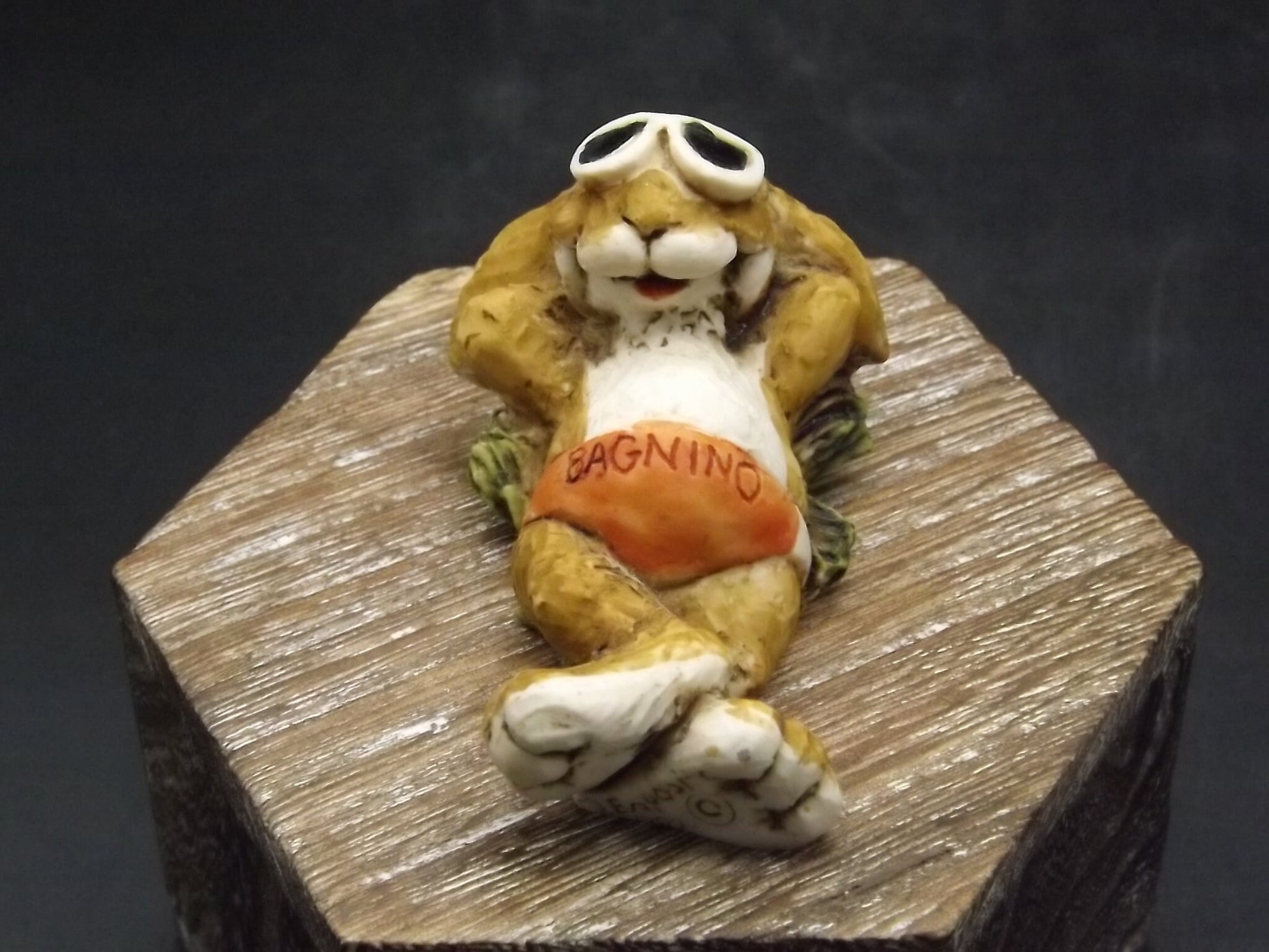 Vintage Artefice Ottanta Beach Rabbit Figurine, Hand-Painted 1982