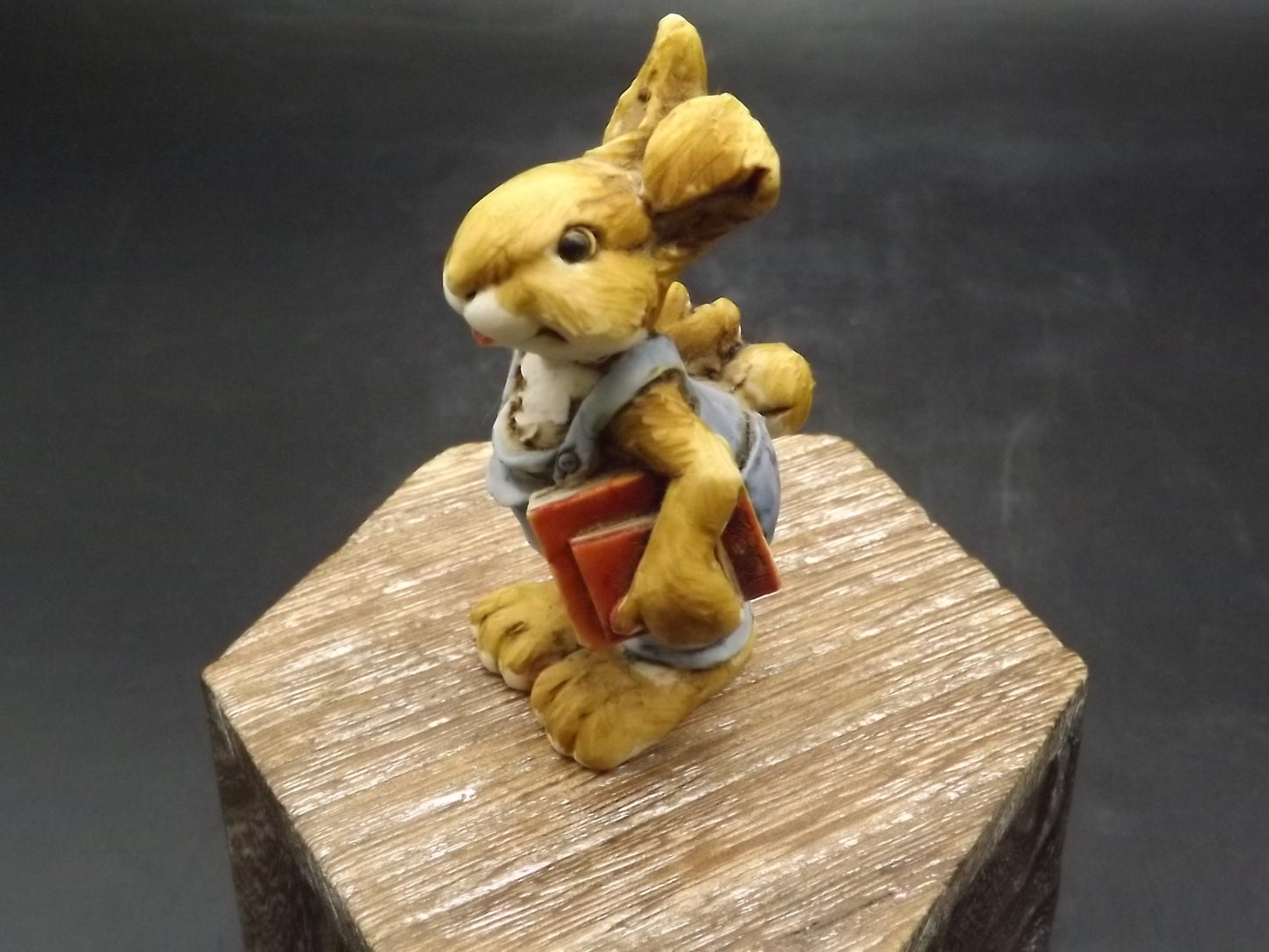 Vintage Artefice Ottanta Rabbit Figurine: Hand-Painted Italian Collectible