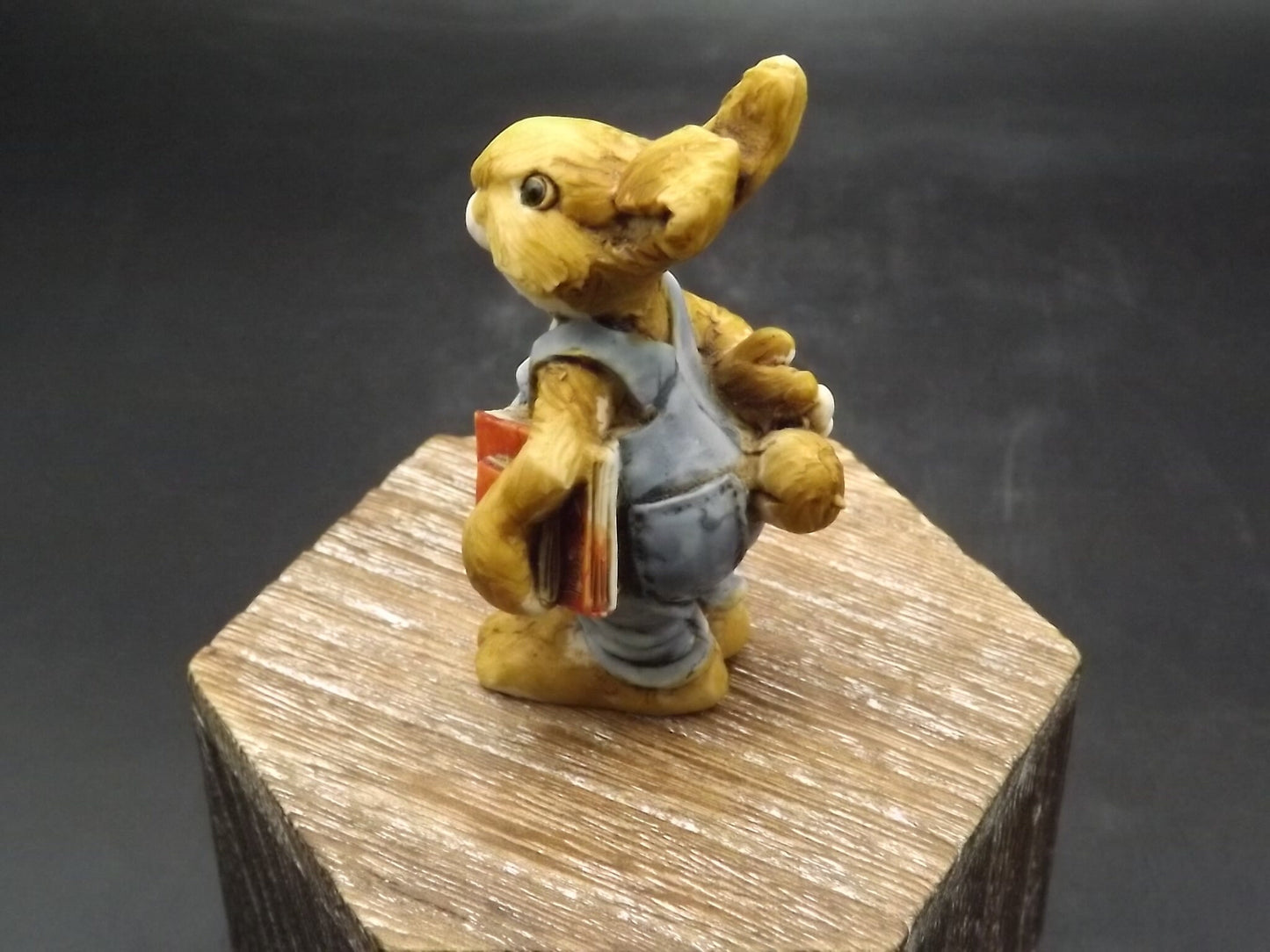 Vintage Artefice Ottanta Rabbit Figurine: Hand-Painted Italian Collectible