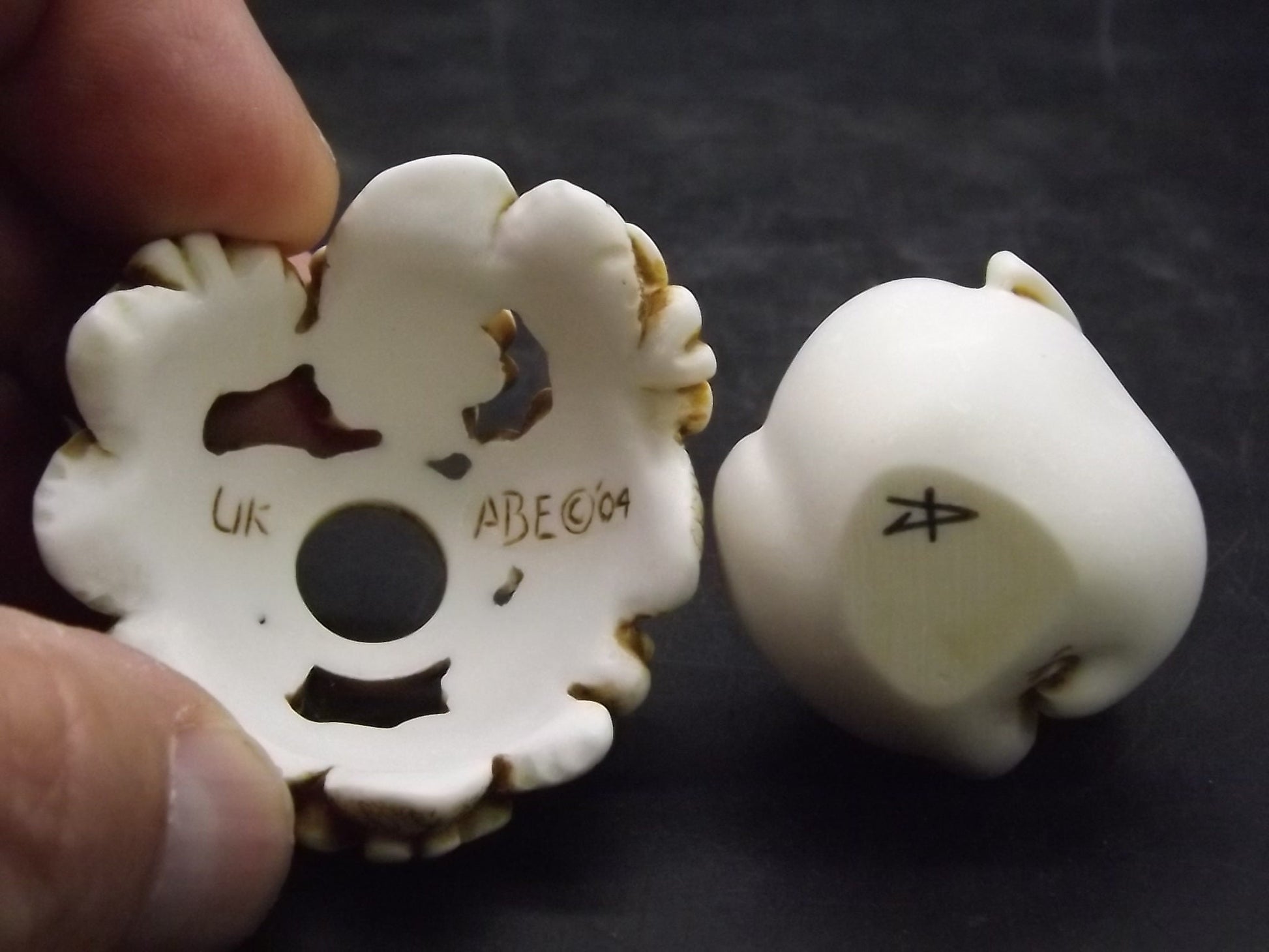 Adam Binder Eden series Yellow "Spring Forth". Rabbit hiding in some flowers. Excellent shape only 800 made in yellow!