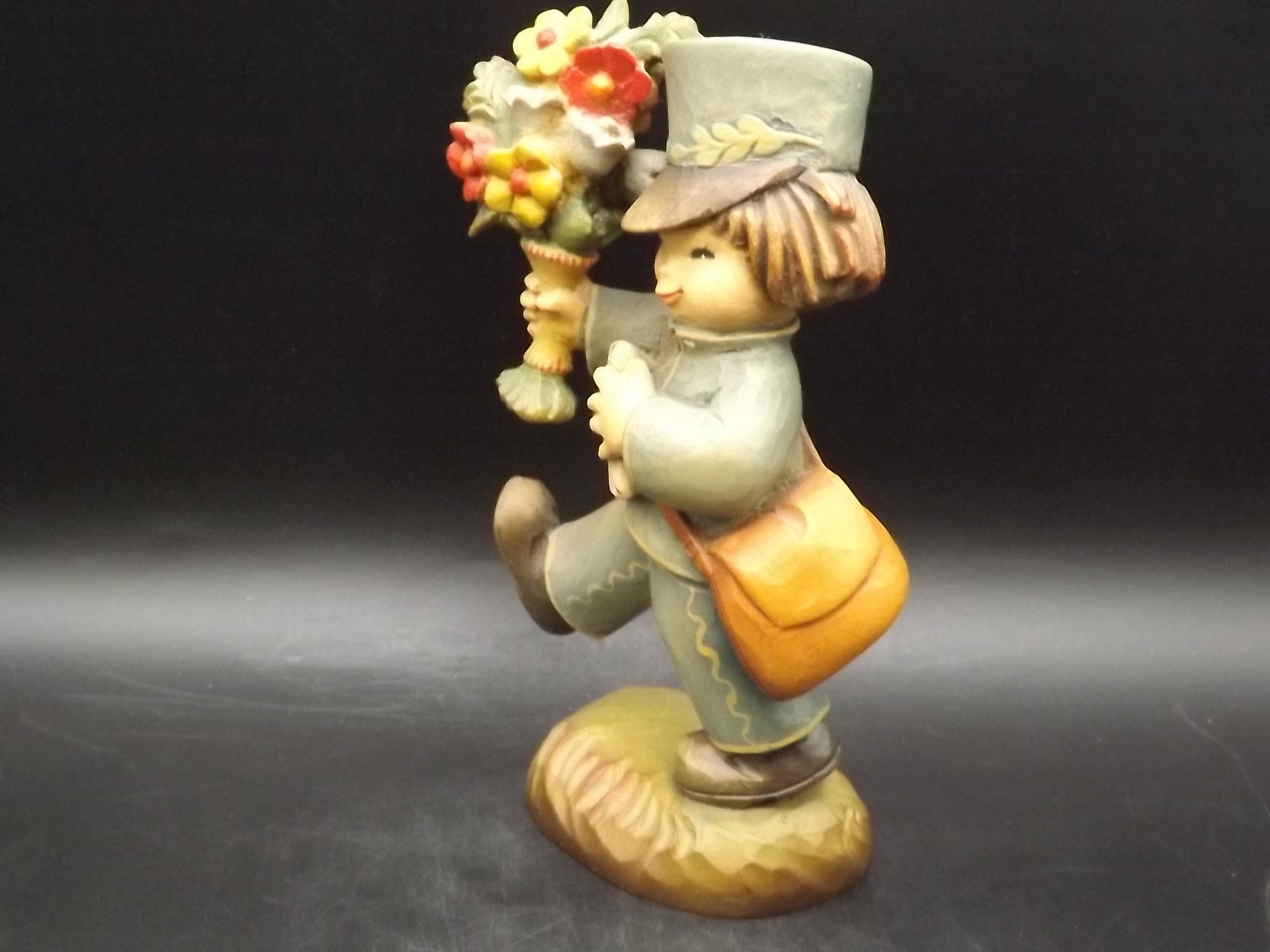 Vintage Anri Wood Figurine: "The Letter" by Juan Ferrandiz