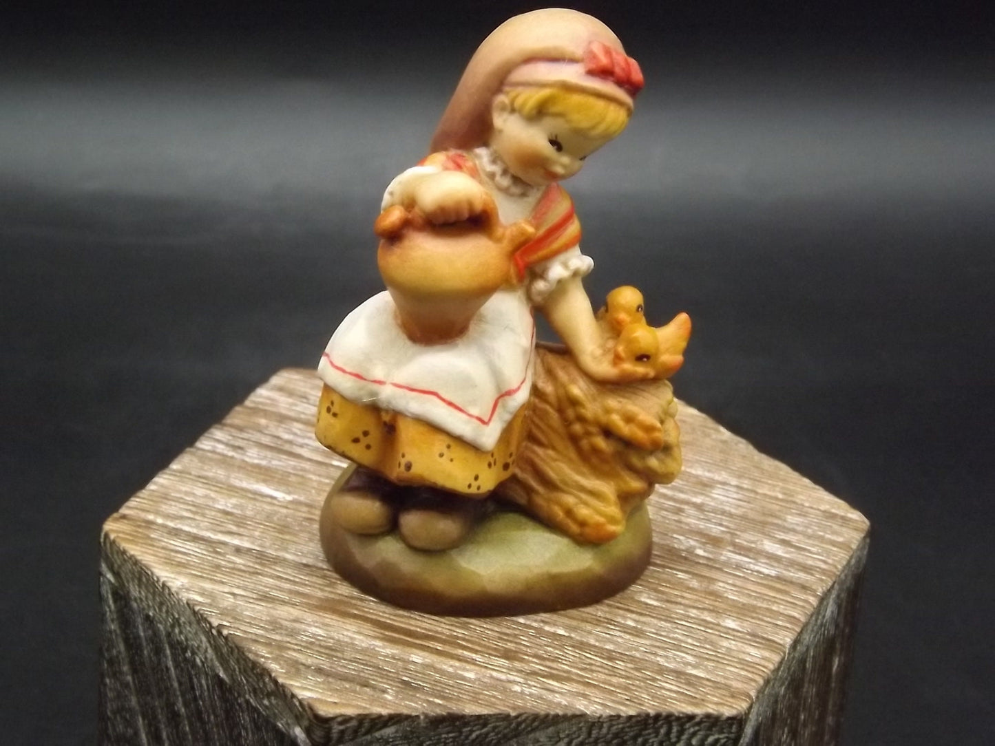 Vintage Anri Catalonia Girl Figurine: Hand Carved Wood, Juan Ferrandiz Design