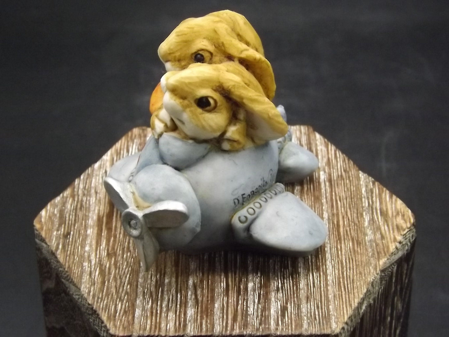 Vintage Artefice Ottanta Rabbit Couple Figurine: Hand-Painted Airplane, 1982 Italy