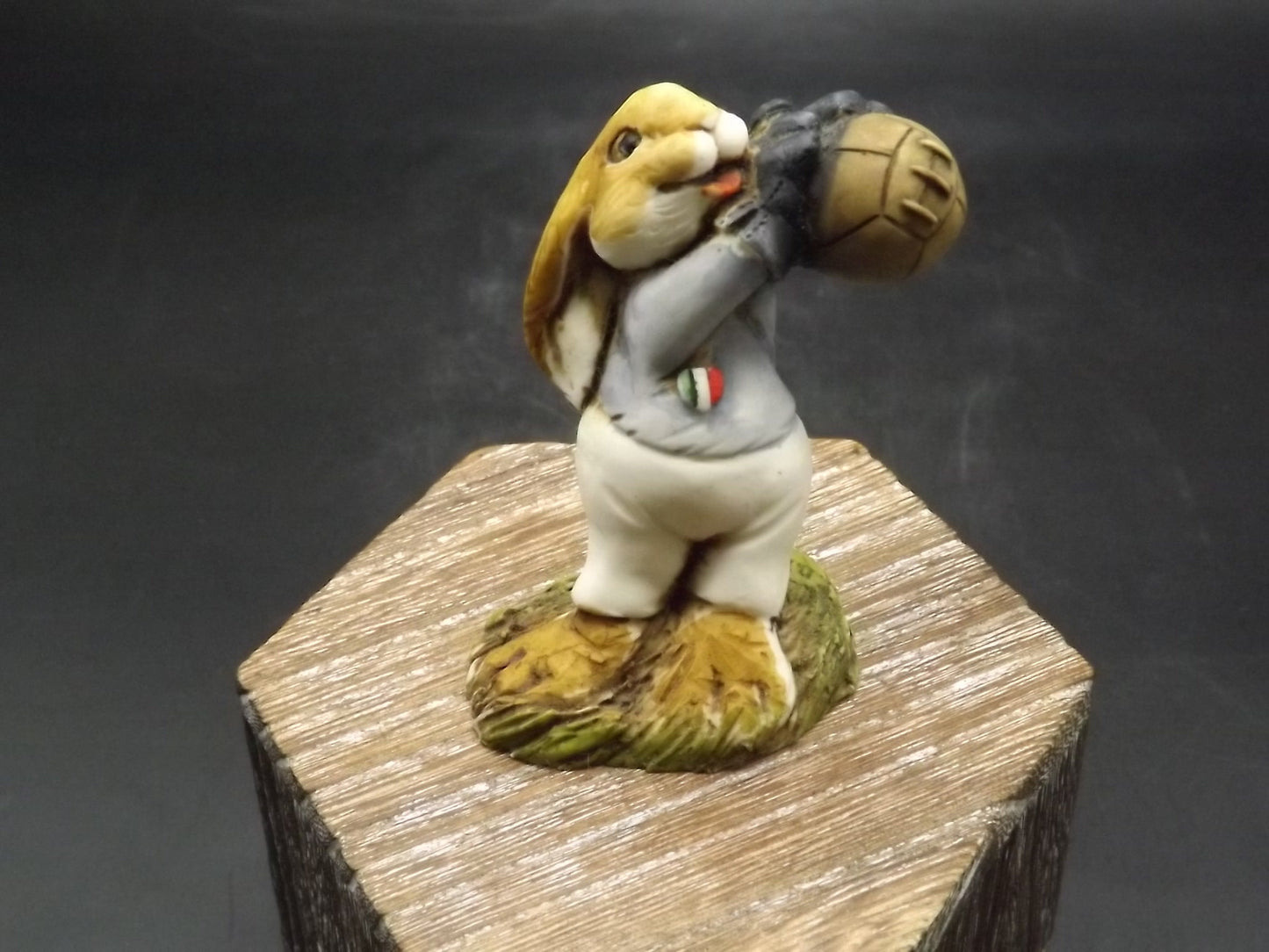 Vintage 1982 Artefice Ottanta Goalie Rabbit Figurine: Hand-Painted Soccer Collectible
