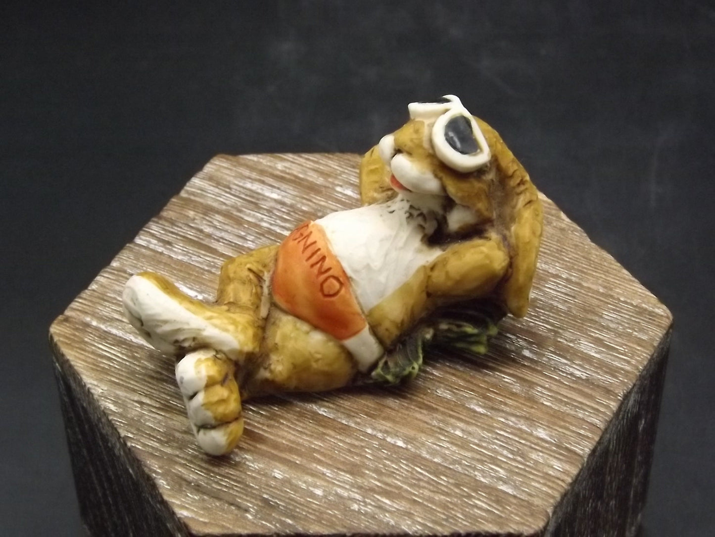 Vintage Artefice Ottanta Beach Rabbit Figurine, Hand-Painted 1982