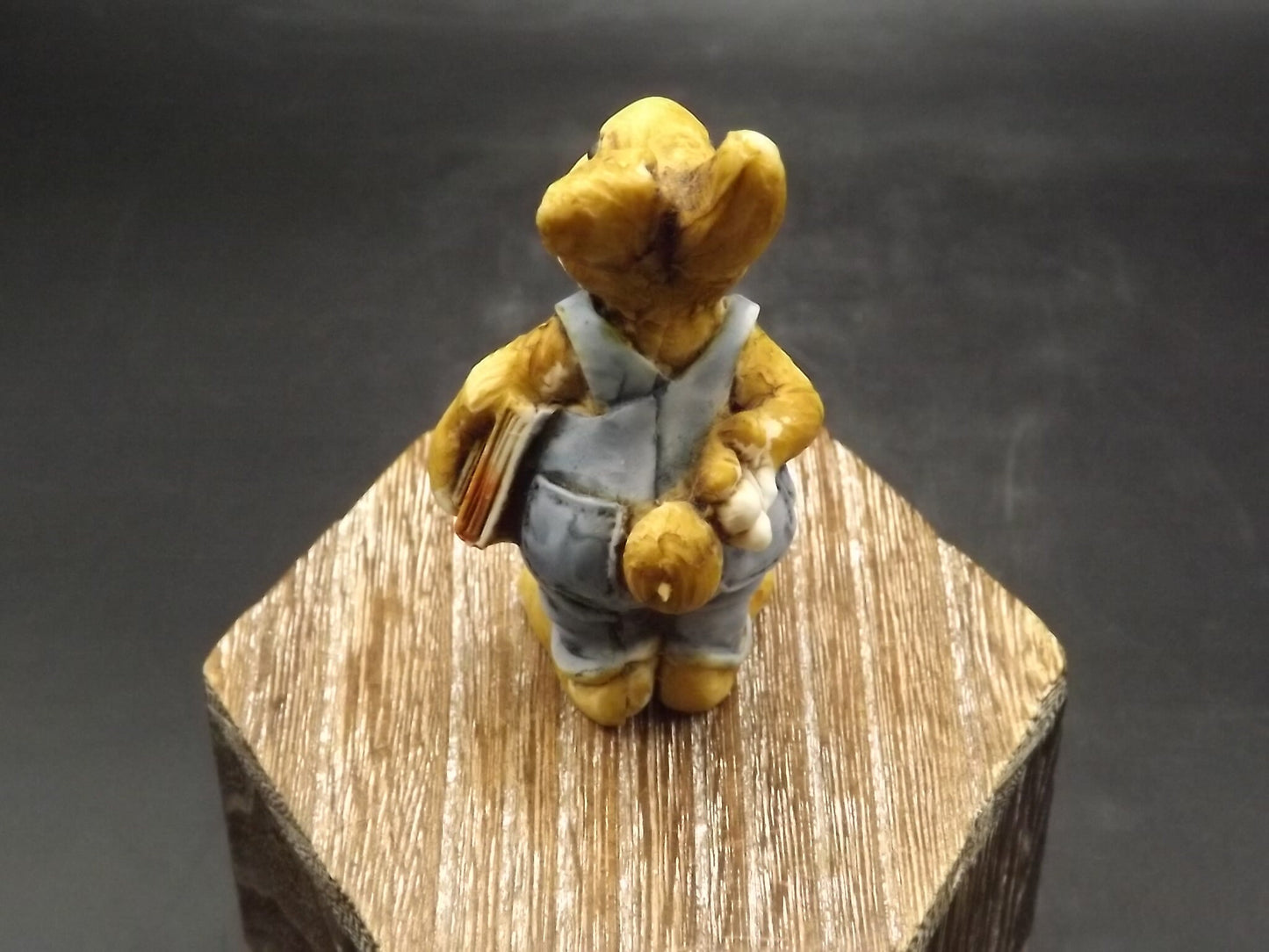 Vintage Artefice Ottanta Rabbit Figurine: Hand-Painted Italian Collectible