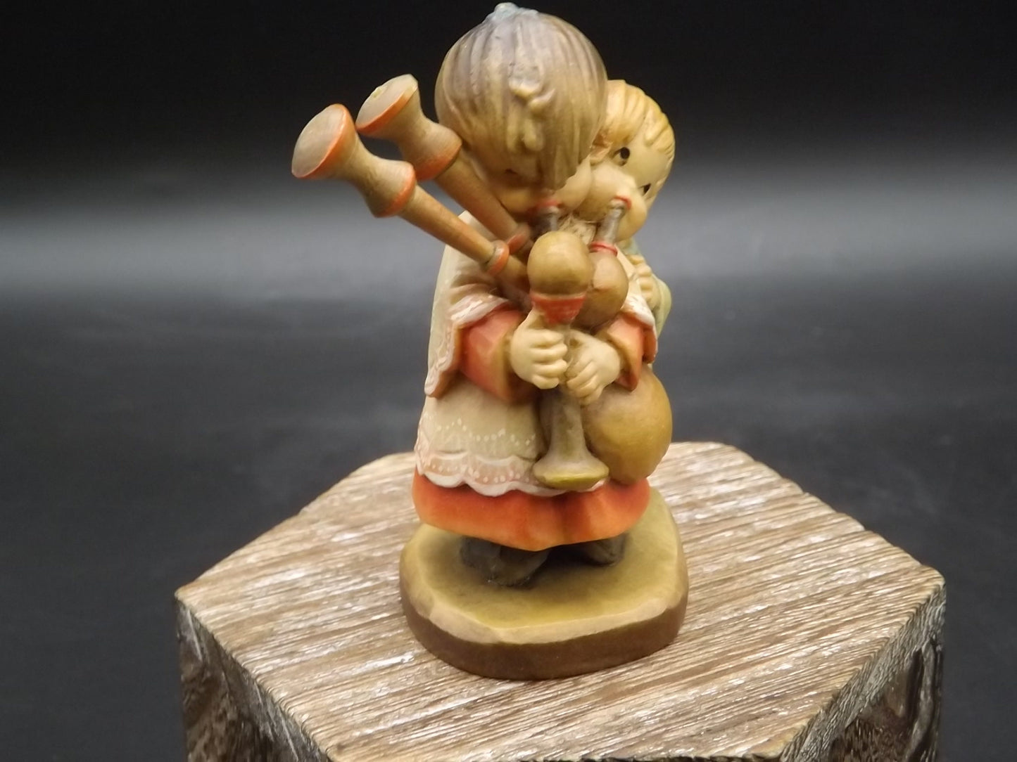 Vintage Anri Wood Figurine: "The Helper" - Juan Ferrandiz Design
