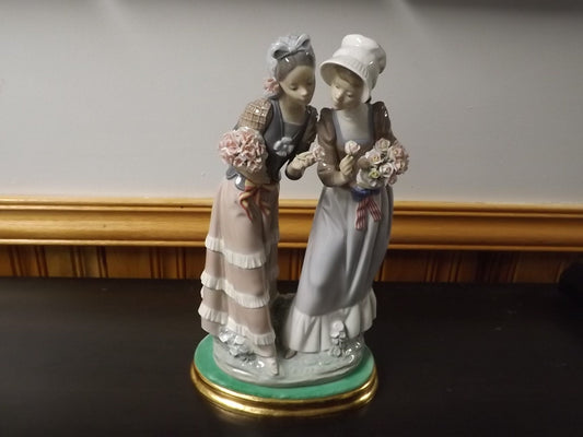 Vintage 1973 Lladro Figurine: "Spain-USA" Ladies with Flowers