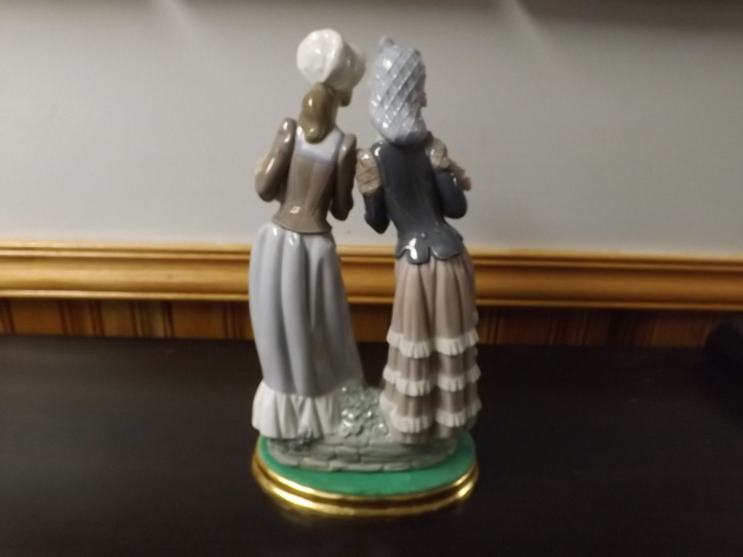 Vintage 1973 Lladro Figurine: "Spain-USA" Ladies with Flowers