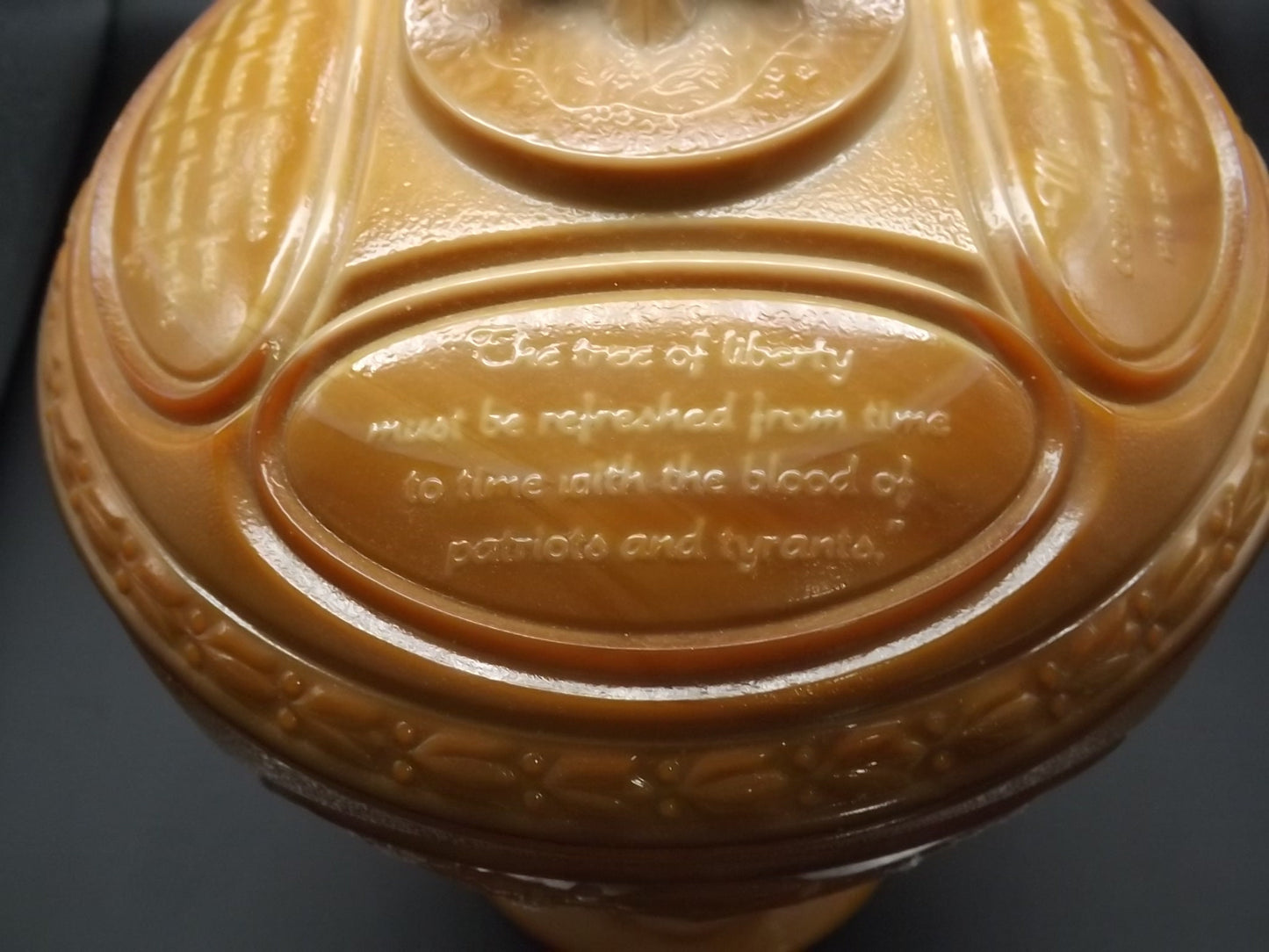 Vintage 1976 limited edition of 3600 Fenton Thomas Jefferson lidded Commemorative slag glass bowl. Beautiful piece! With original booklet.