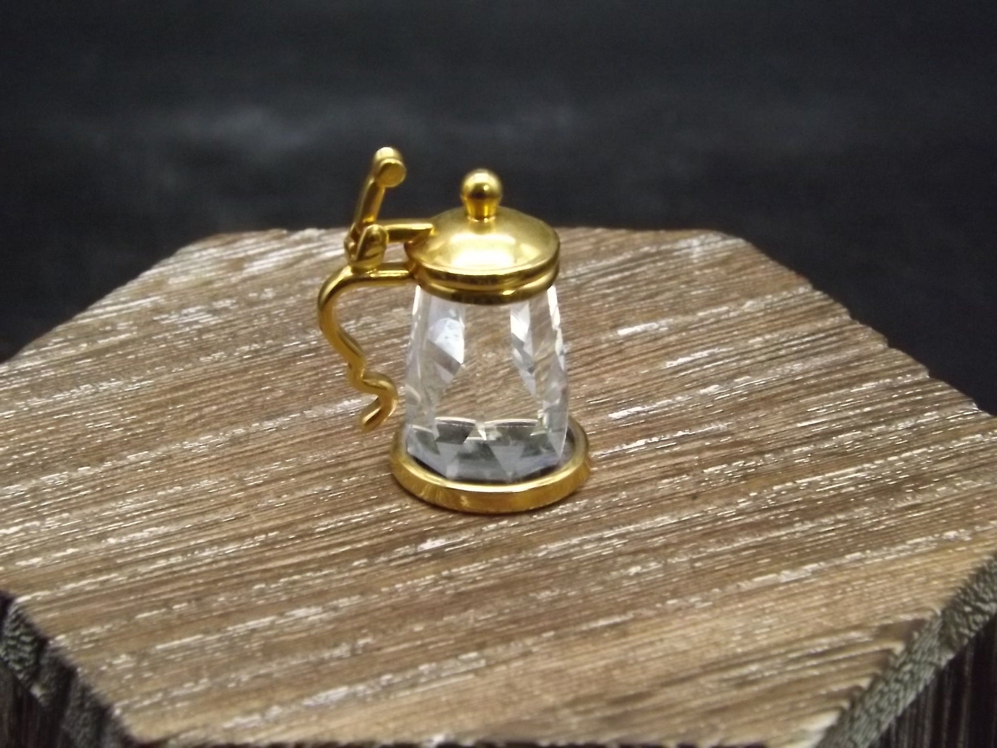 Vintage 1996 Swarovski Crystal Memories "Tankard" Figurine. Excellent Condition with original box. Soiled box.