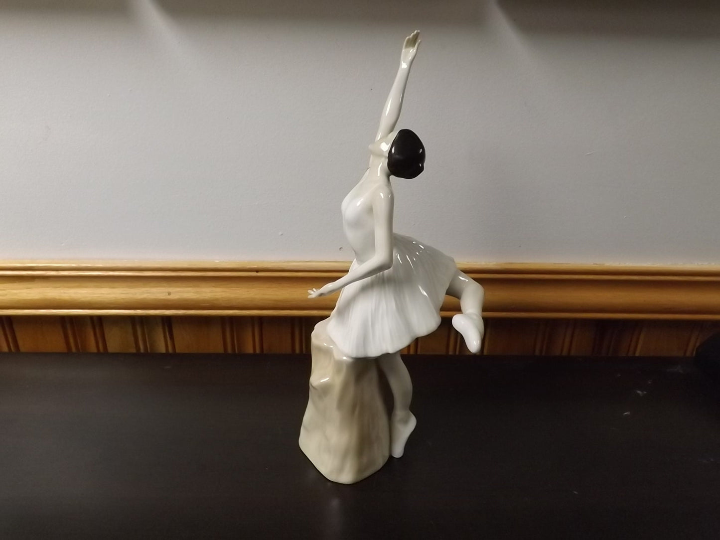 Vintage 1988 Royal Doulton Reflections "Ballerina" figurine HN 3197. Excellent condition! No original box.