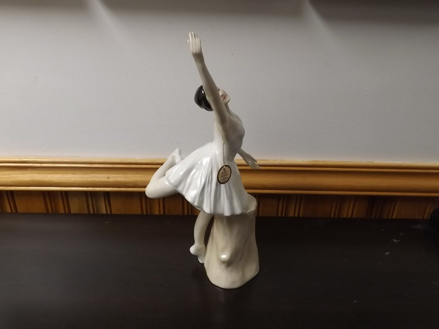 Vintage 1988 Royal Doulton Reflections "Ballerina" figurine HN 3197. Excellent condition! No original box.