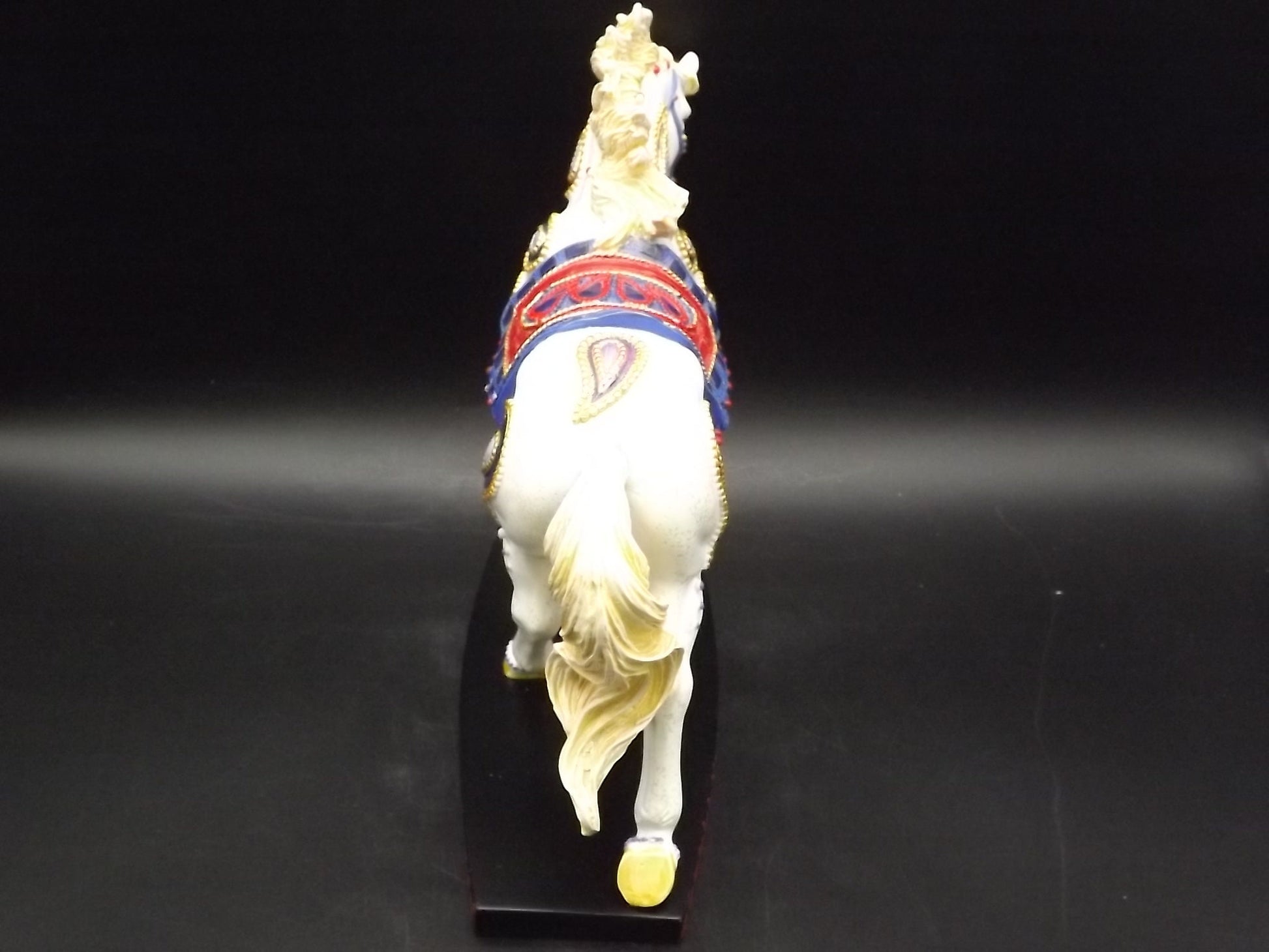 Westland "Paisley Horse" Figurine: Limited Edition Resin Collectible