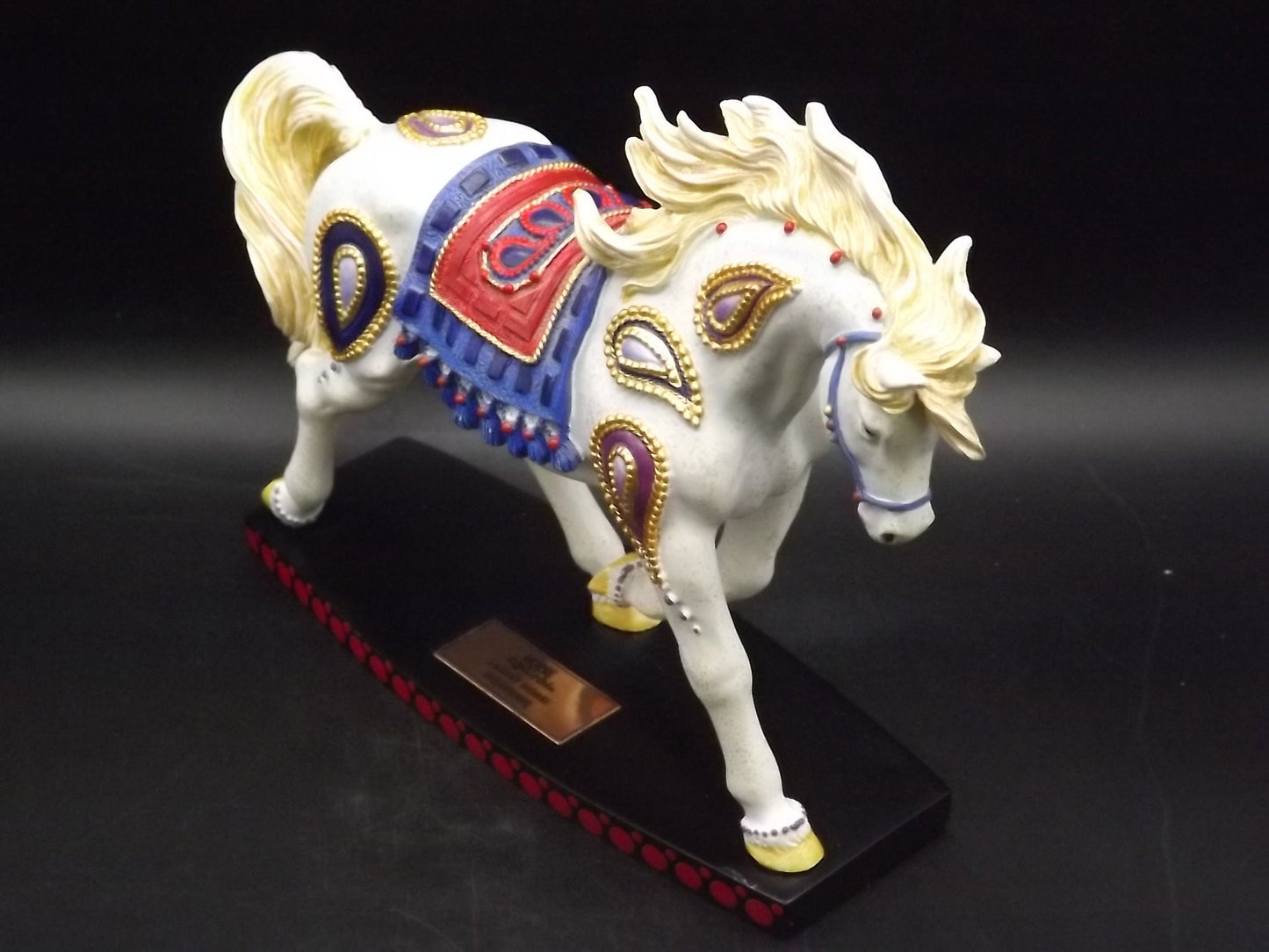Westland "Paisley Horse" Figurine: Limited Edition Resin Collectible