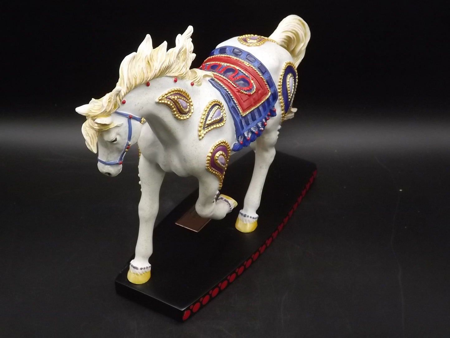 Westland "Paisley Horse" Figurine: Limited Edition Resin Collectible