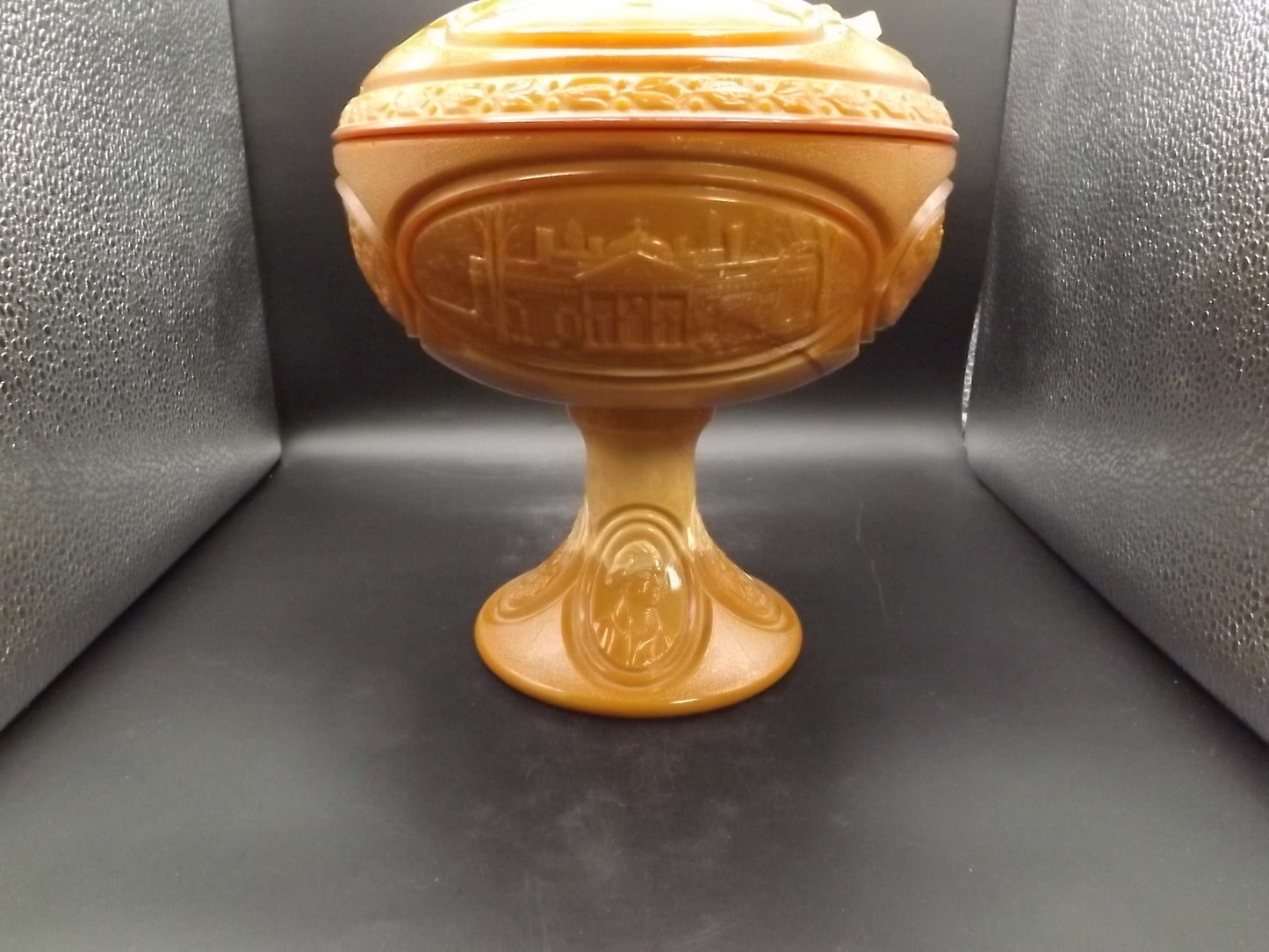 Vintage 1976 limited edition of 3600 Fenton Thomas Jefferson lidded Commemorative slag glass bowl. Beautiful piece! With original booklet.