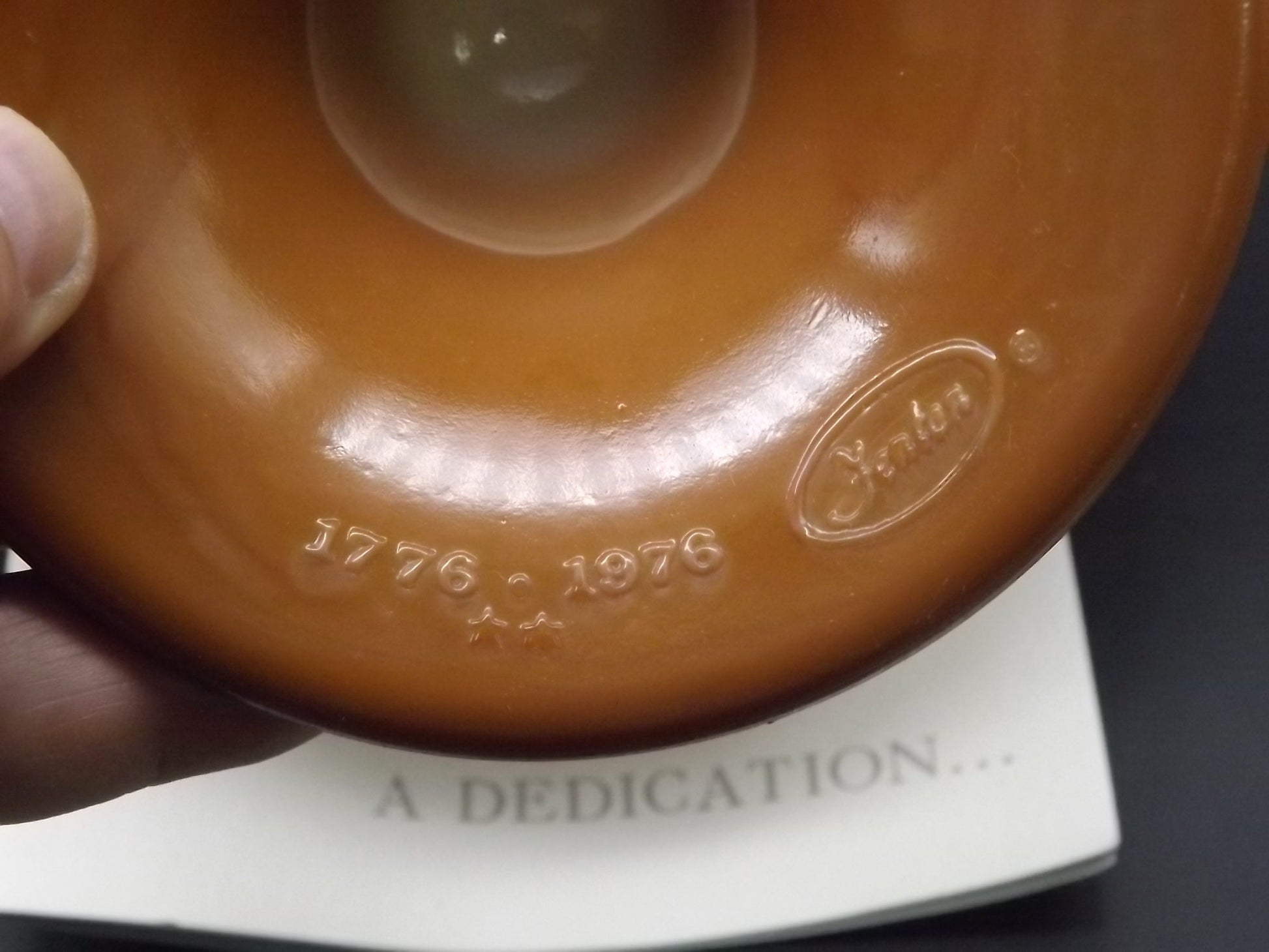 Vintage 1976 limited edition of 3600 Fenton Thomas Jefferson lidded Commemorative slag glass bowl. Beautiful piece! With original booklet.