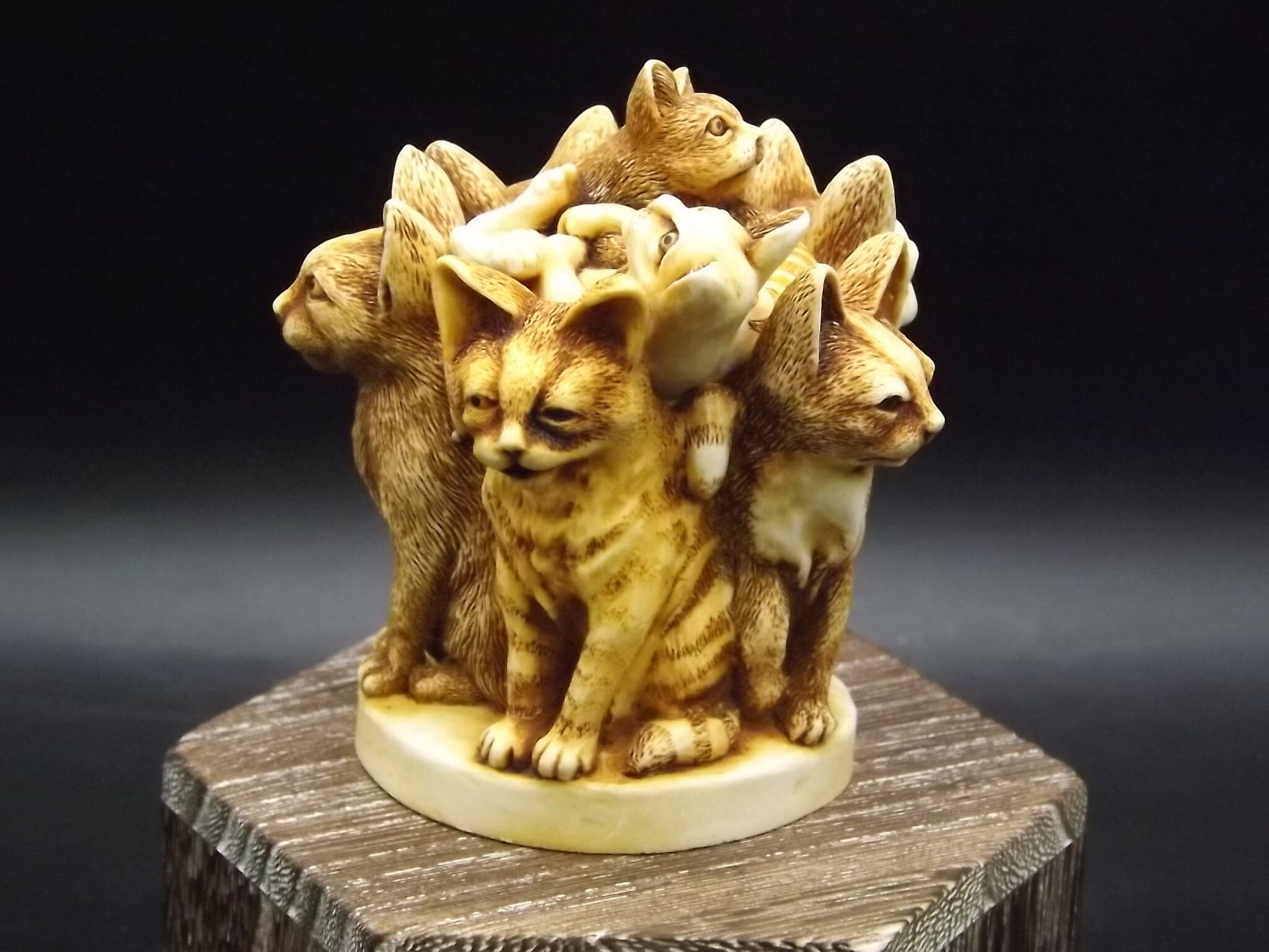 Retired Harmony Kingdom "Major's Mousers" Figurine TJCA4 (With Box & COA)