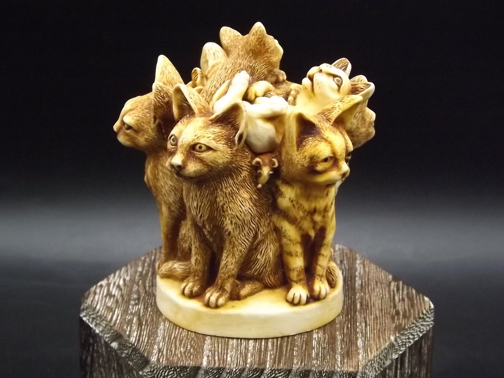 Retired Harmony Kingdom "Major's Mousers" Figurine TJCA4 (With Box & COA)