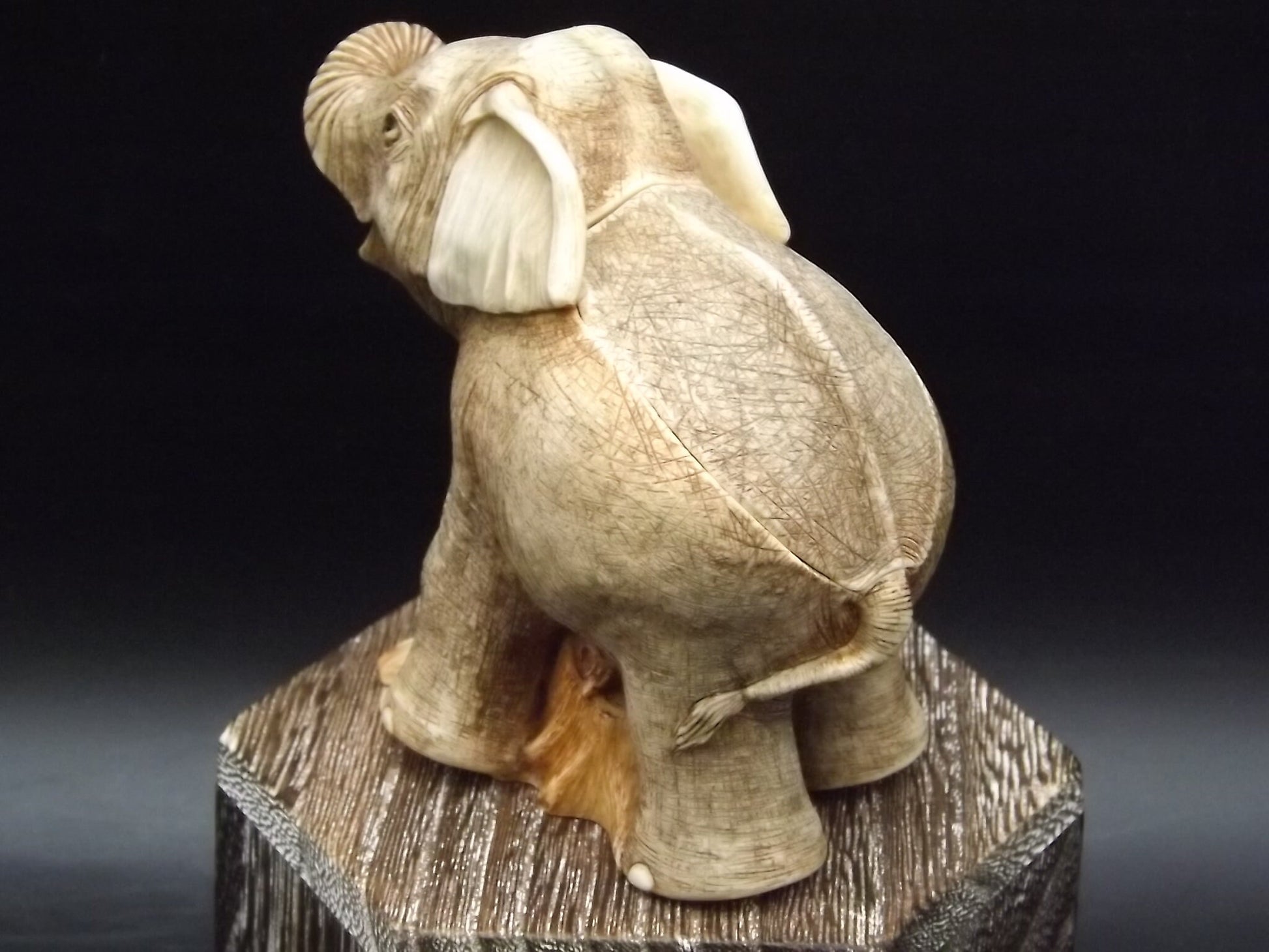 Retired Harmony Kingdom Haji's Hero Elephant Figurine - 2001 Royal Watch