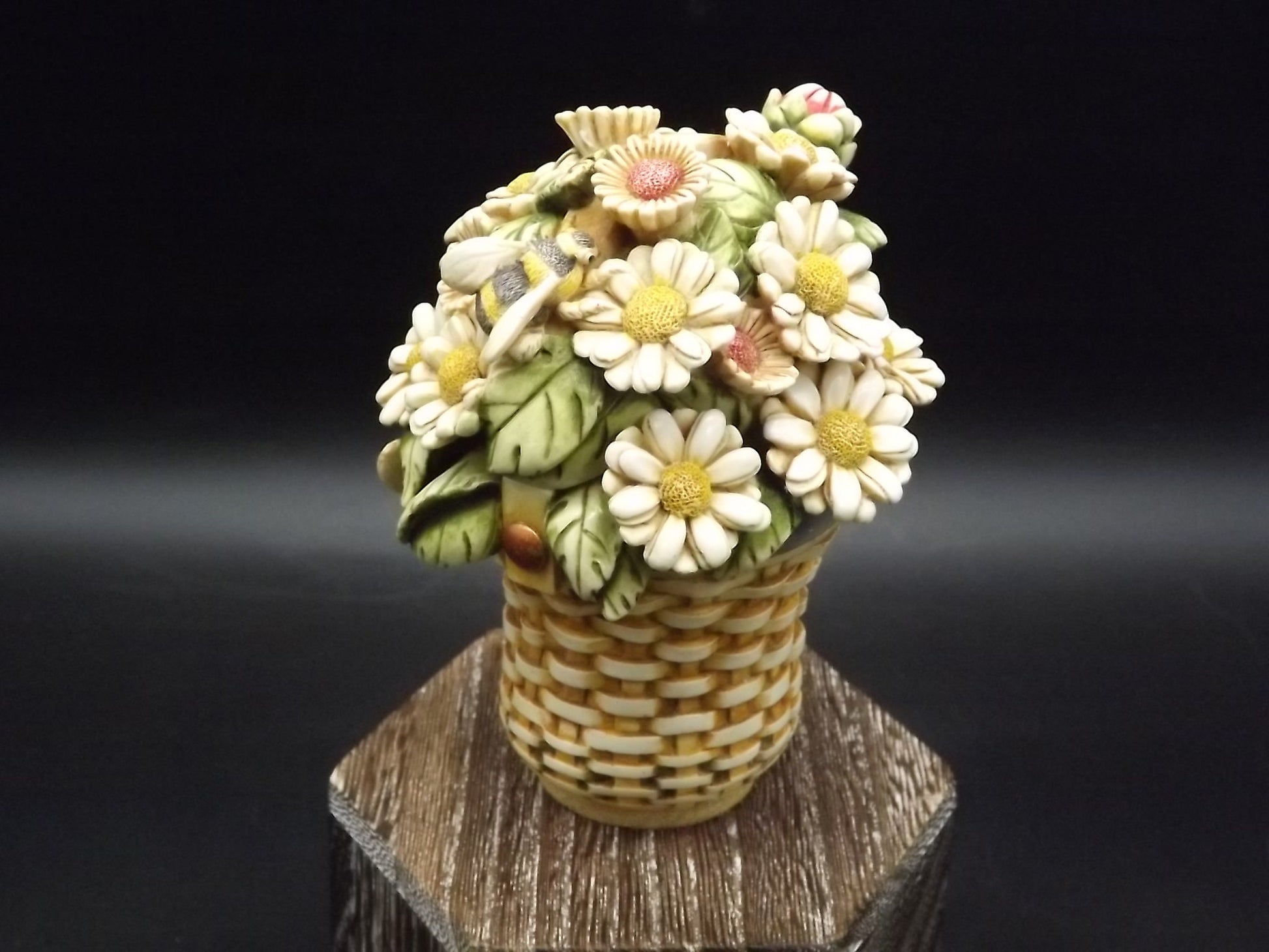 Harmony Kingdom Daisy Basket Figurine: Longaberger Exclusive, Limited Edition