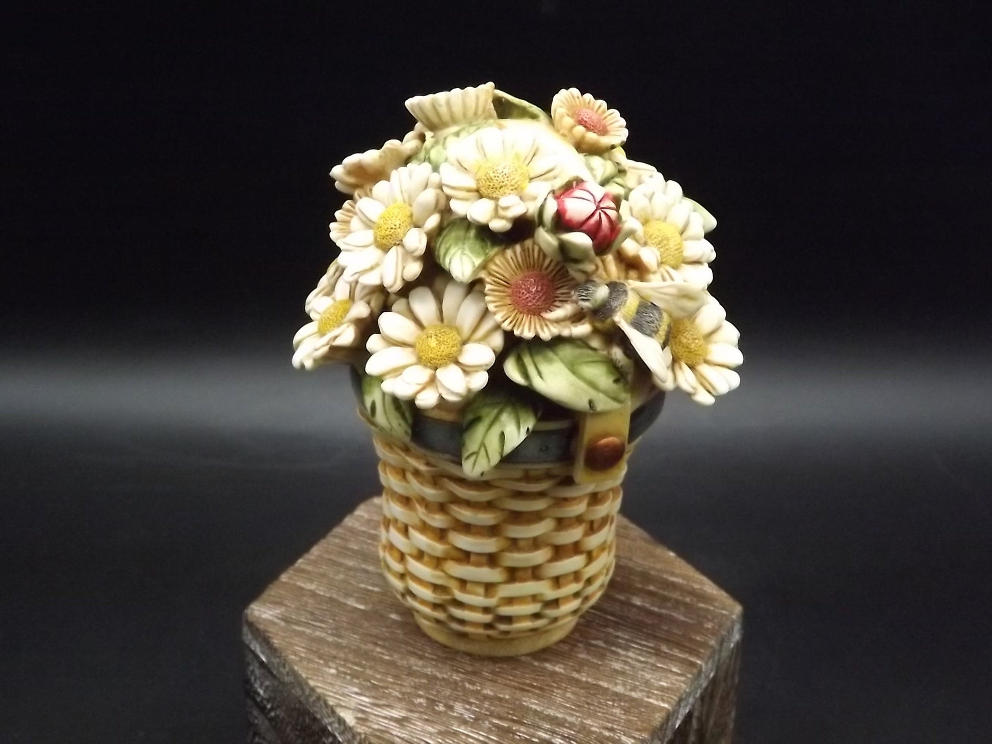 Harmony Kingdom Daisy Basket Figurine: Longaberger Exclusive, Limited Edition