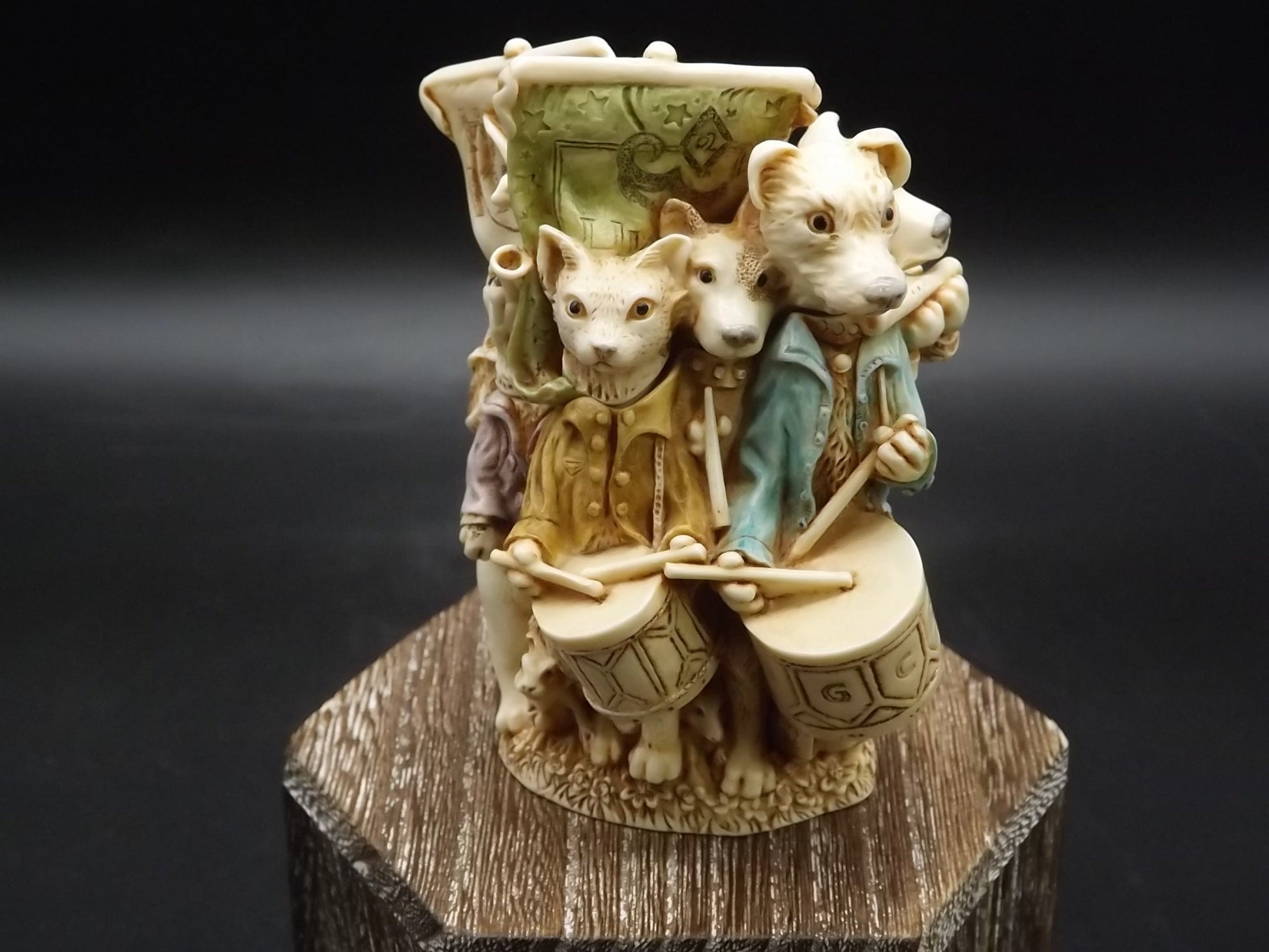 Harmony Kingdom "Lord of the Aisles" Jest Figurine TJICE02 with original box. Excellent condition. Artist Signed