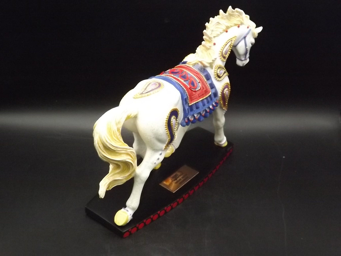 Westland "Paisley Horse" Figurine: Limited Edition Resin Collectible