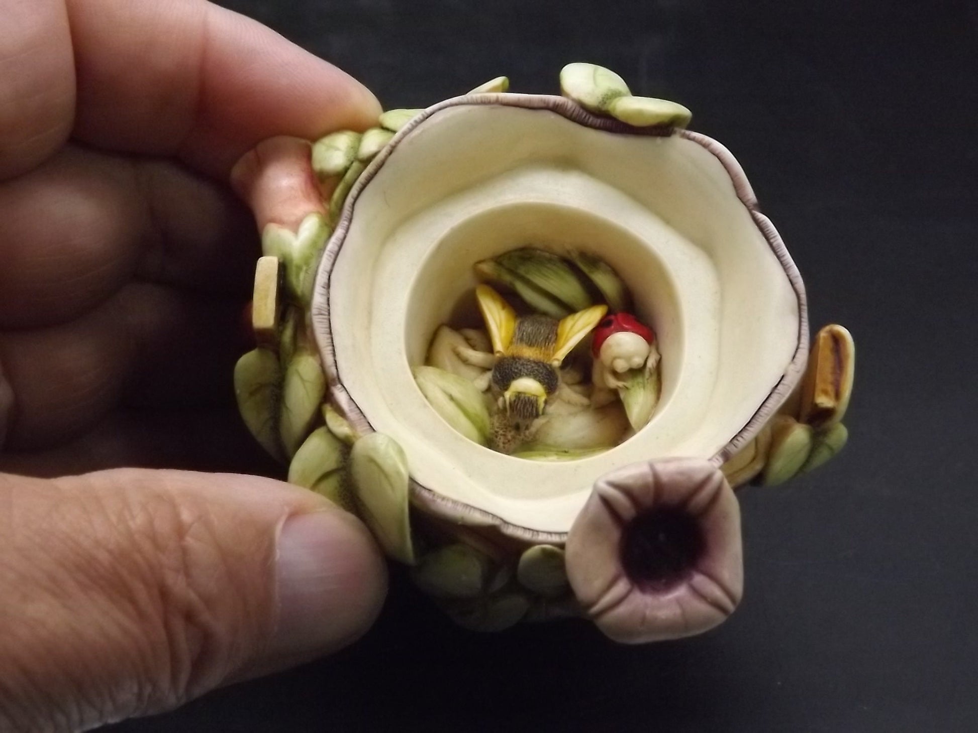 Harmony Kingdom Garden Longaberger "Morning Glory" Jest Basket Figurine HGXLG2 with original box. Excellent condition. Artist Signed