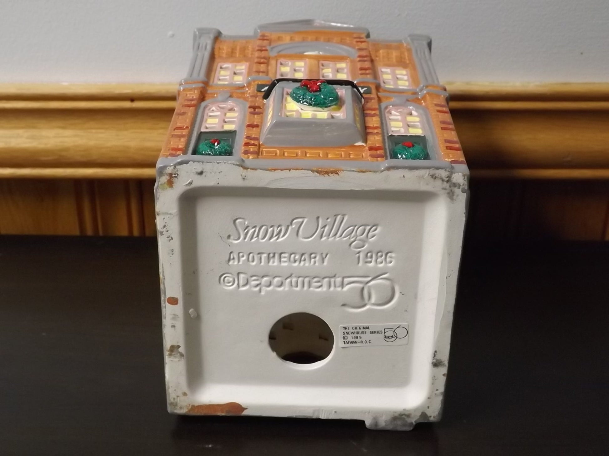 Vintage 1986 Snow Village "Apothecary" Drug Store building figurine for seasonal display village scenes. With box.