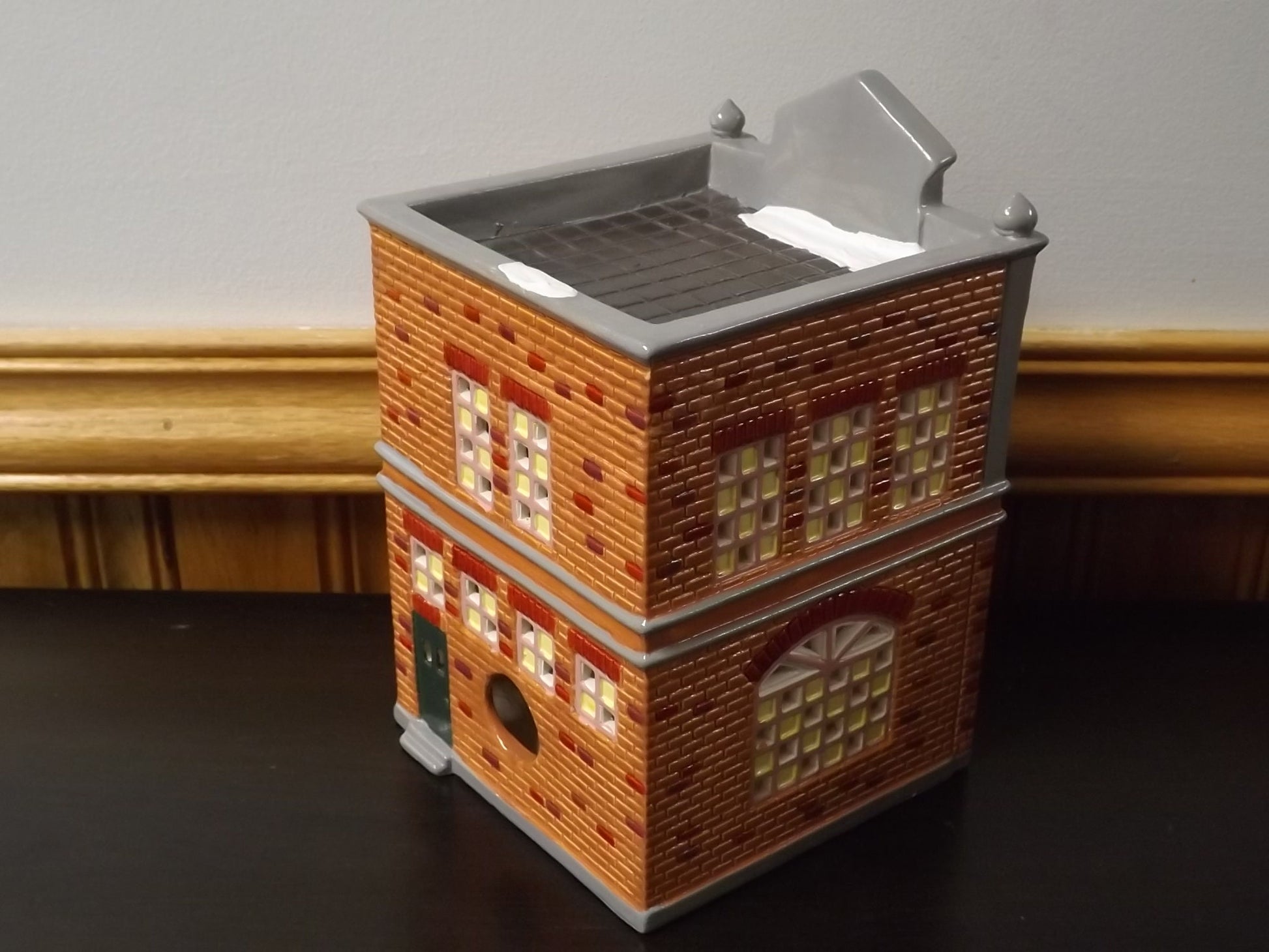 Vintage 1986 Snow Village "Apothecary" Drug Store building figurine for seasonal display village scenes. With box.