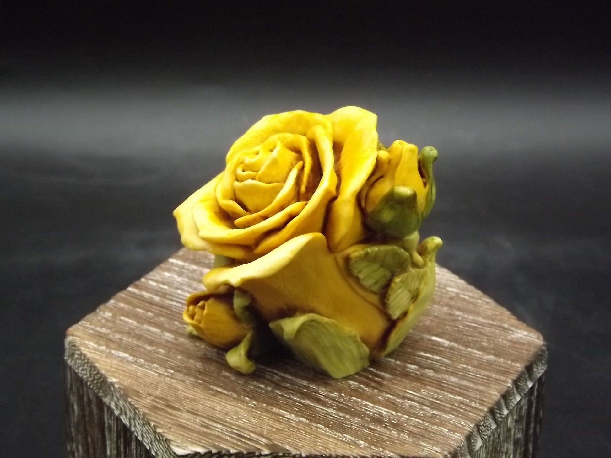 Harmony Kingdom Yellow Rose Box Figurine - Limited Edition 1997