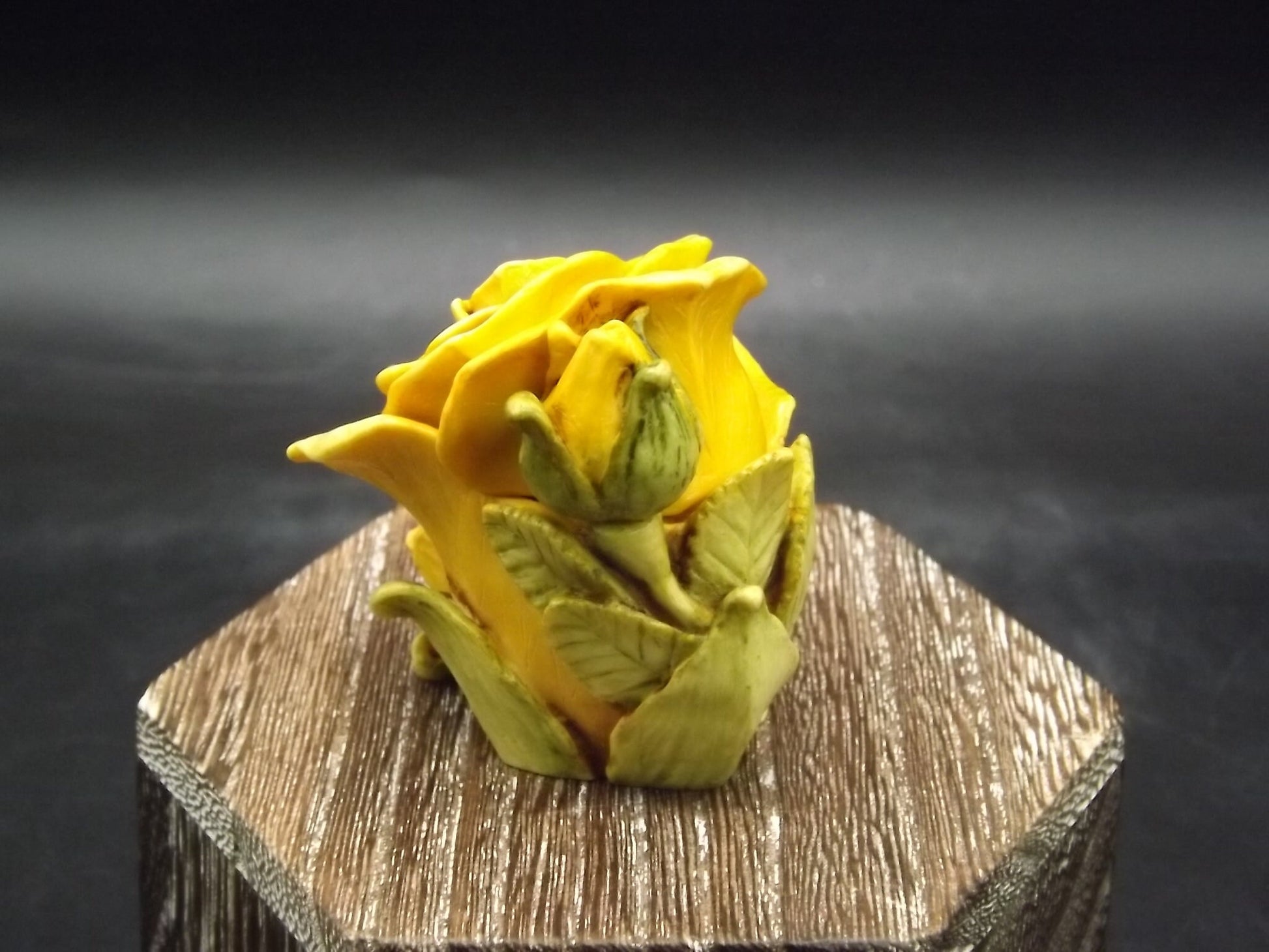 Harmony Kingdom Yellow Rose Box Figurine - Limited Edition 1997