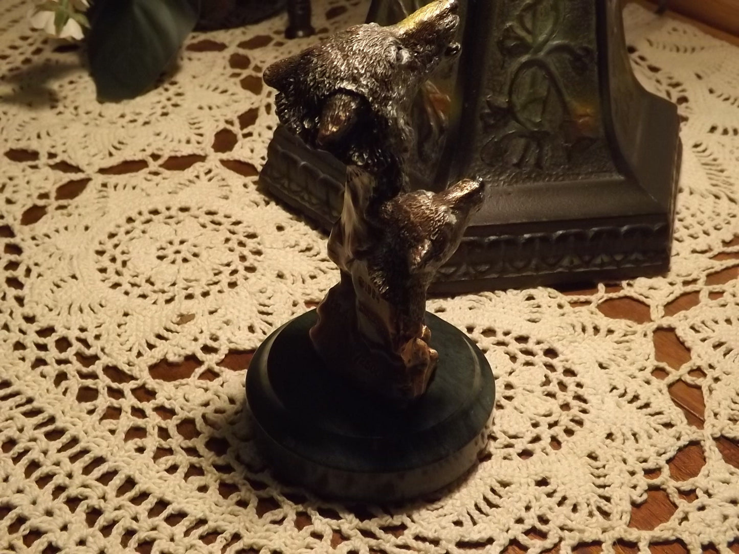 Vintage 1994 Kitty Cantrell Legends mixed media sculpture "Wild Music" Wolf and pup howling on marble base. Limited Edition 857/2500.