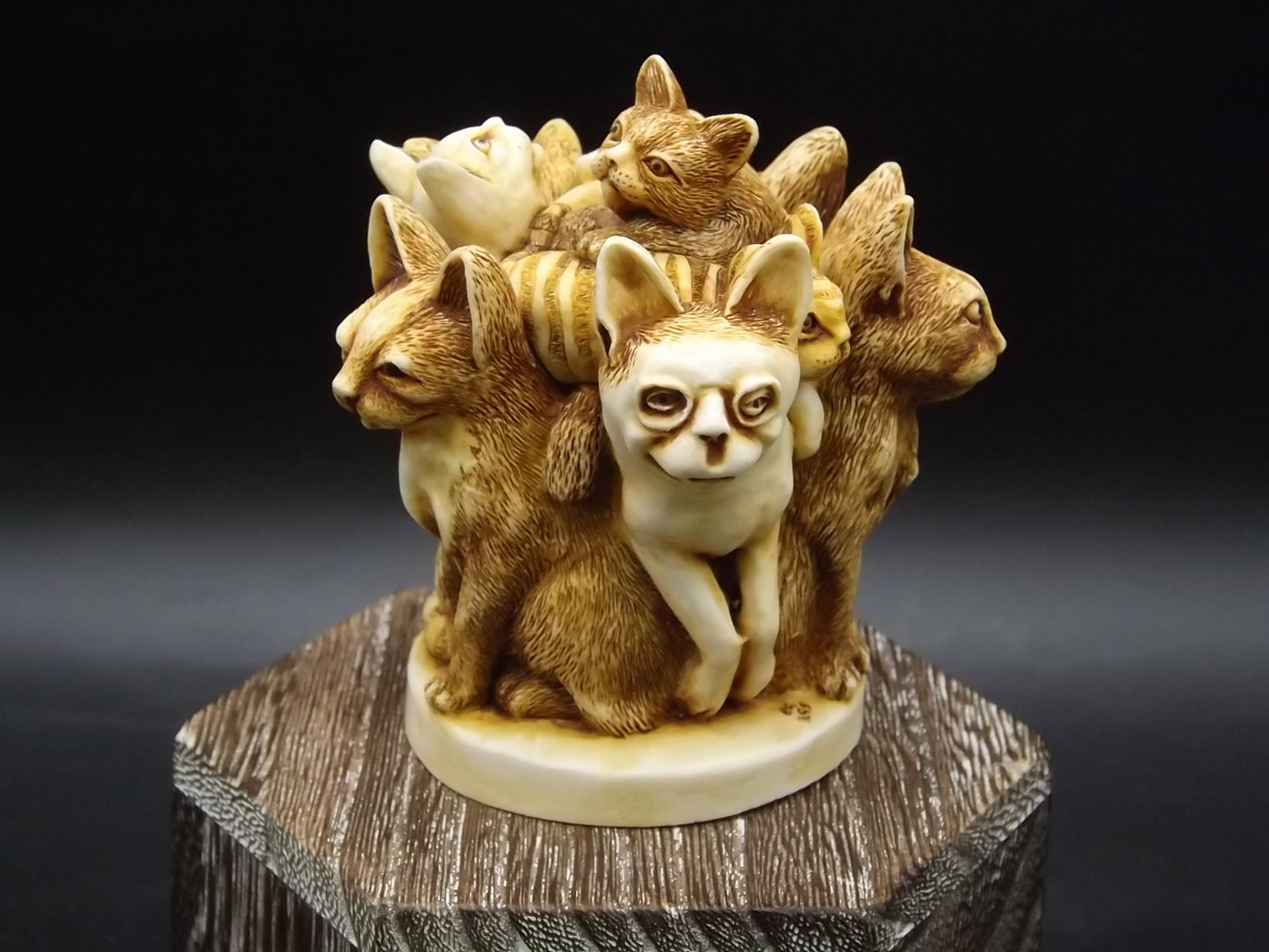 Retired Harmony Kingdom "Major's Mousers" Figurine TJCA4 (With Box & COA)