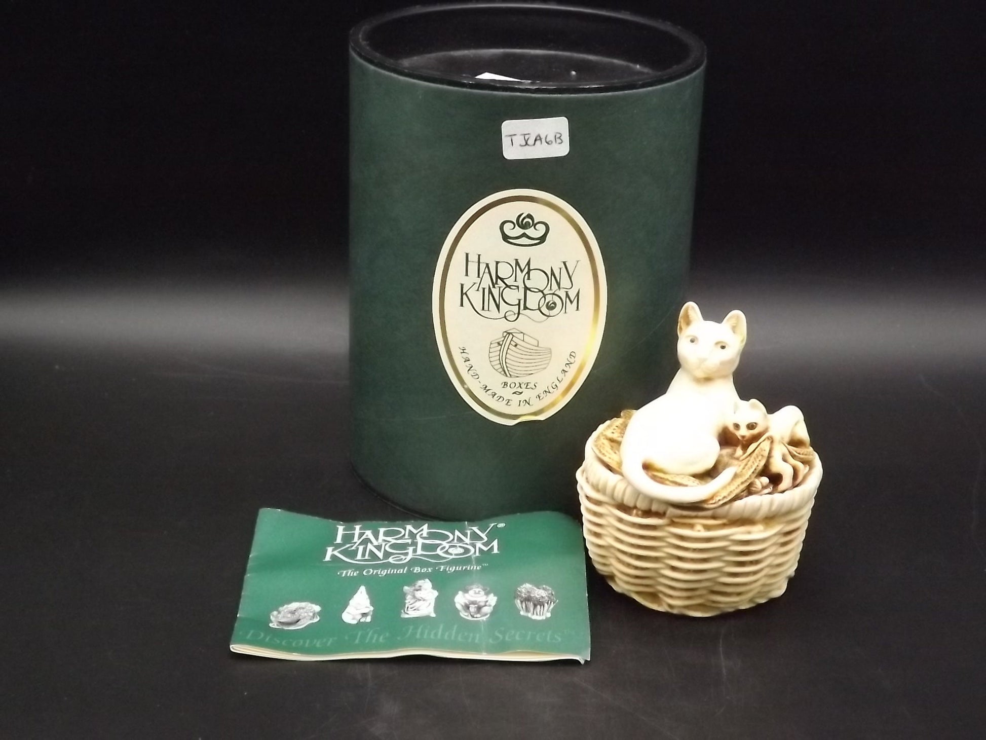 Harmony Kingdom Cat Figurine: Cat's Cradle Too, Limited Edition 249/1000