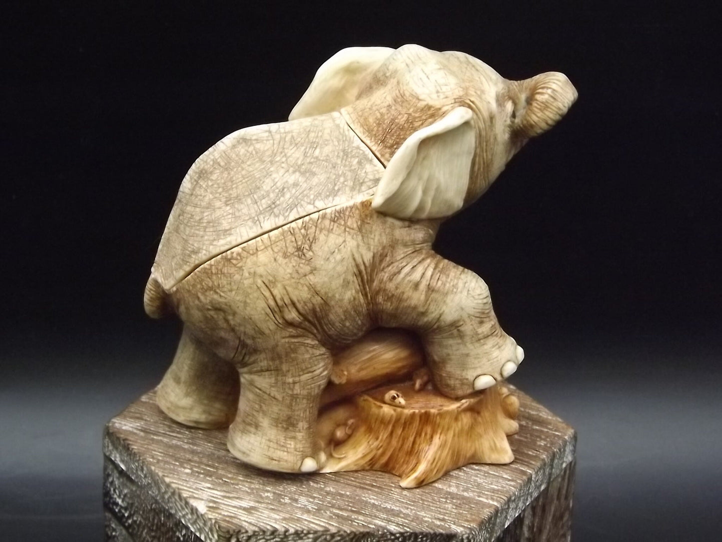 Retired Harmony Kingdom Haji's Hero Elephant Figurine - 2001 Royal Watch