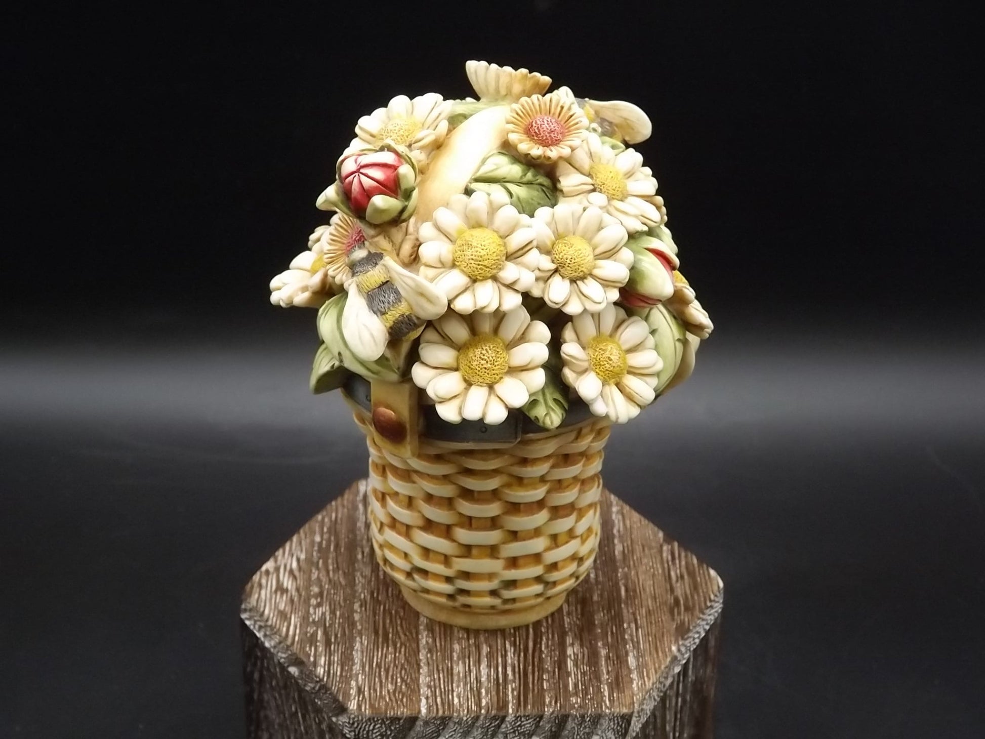 Harmony Kingdom Daisy Basket Figurine: Longaberger Exclusive, Limited Edition