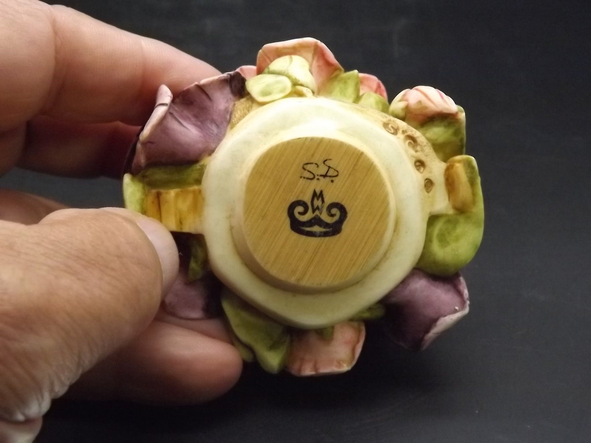 Harmony Kingdom Garden Longaberger "Morning Glory" Jest Basket Figurine HGXLG2 with original box. Excellent condition. Artist Signed